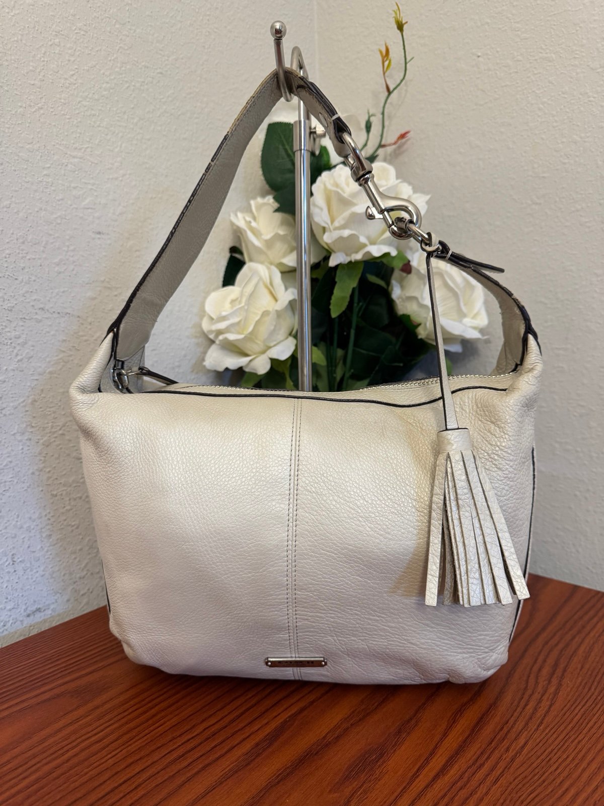 Coach F23960 Avery Pebble Leather Small Hobo Handbag