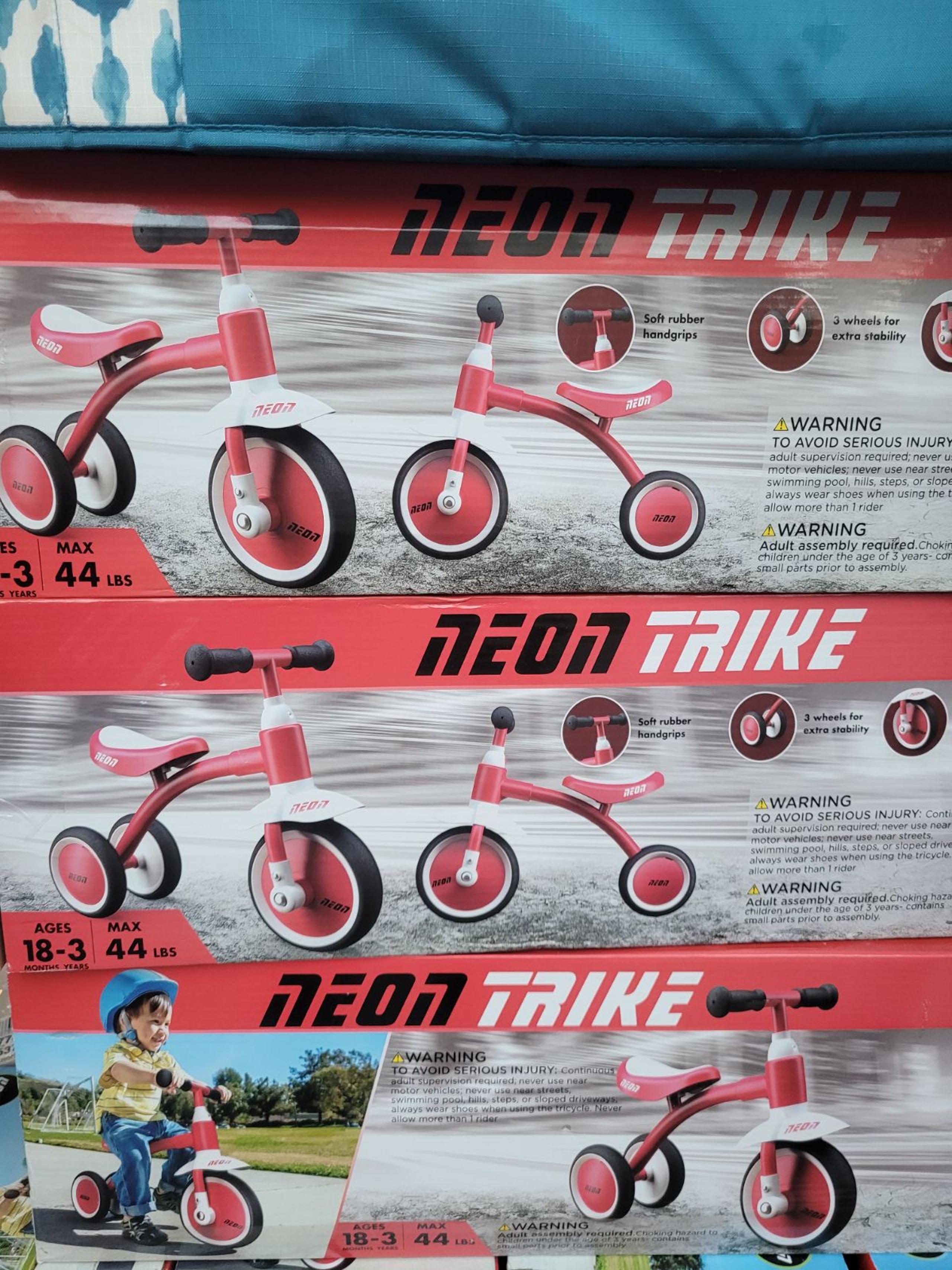 Neon trike