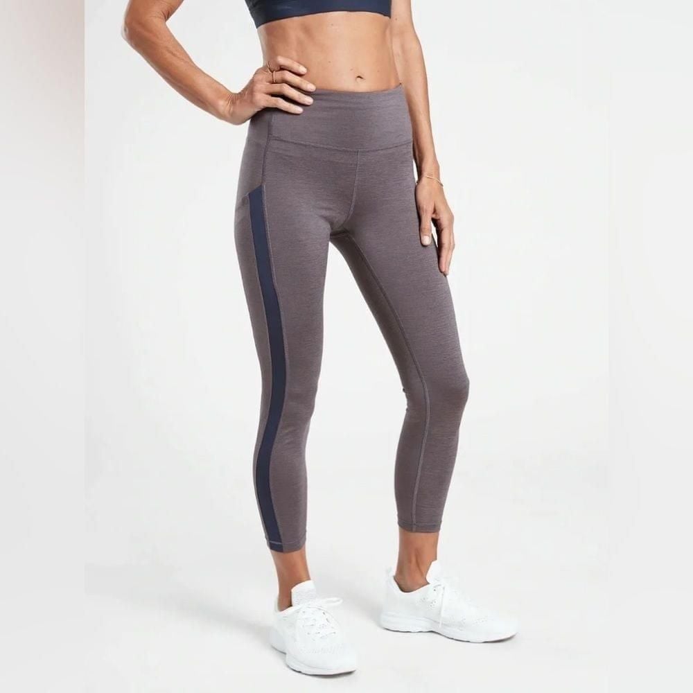 New without Tag. ATHLETA women’s Ultimate stash Pocket 7/8 Tight. Size L G