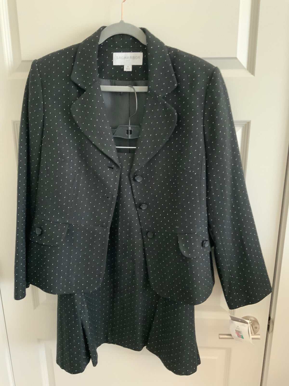 SAGHARBOR SUIT