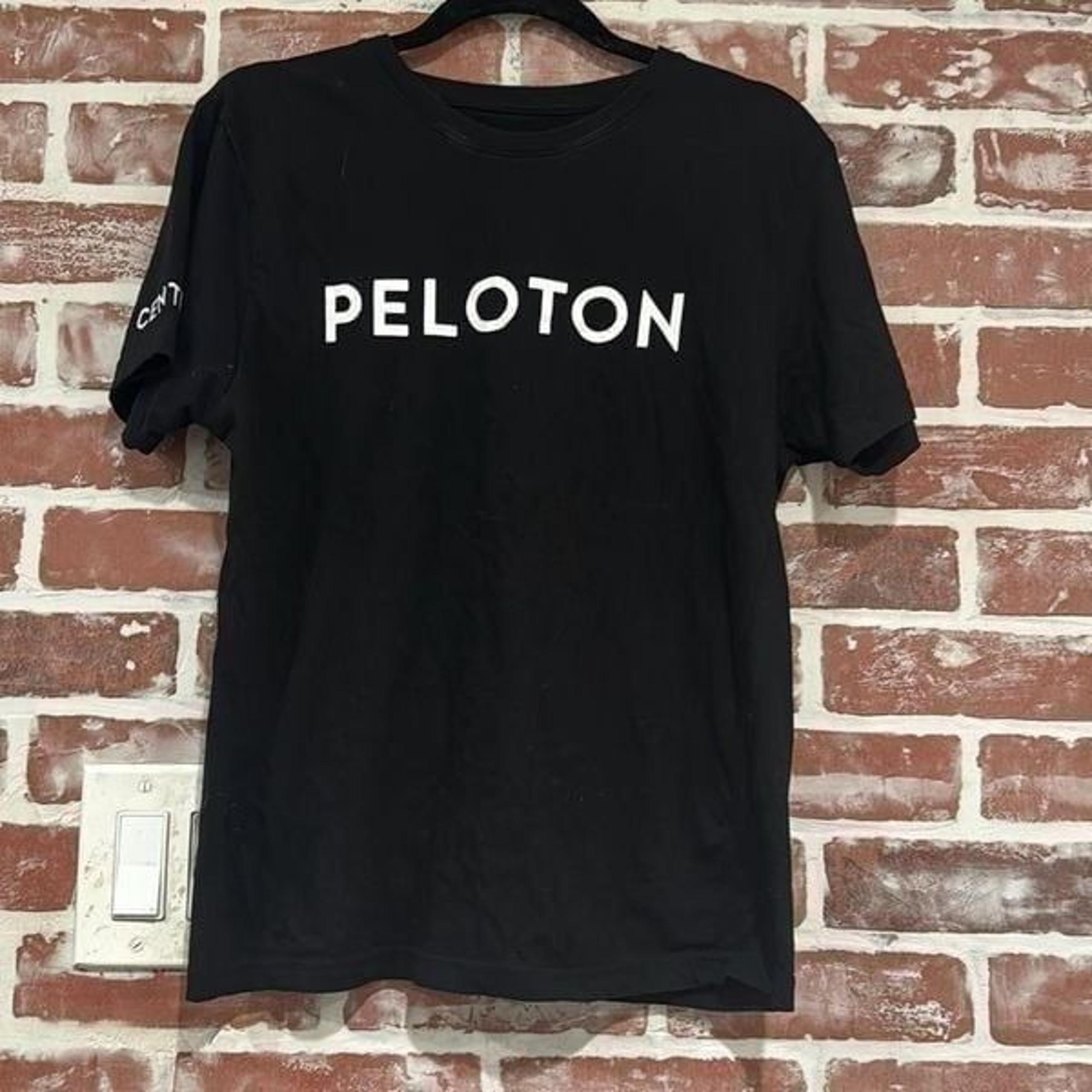 Peleton Logo Women’s Century Club Black Crew Neck T-Shirt Size Small