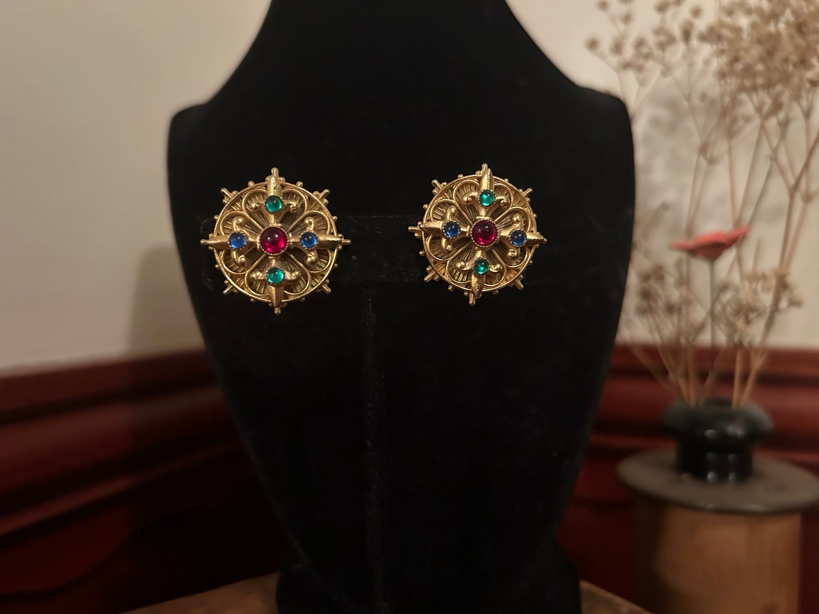 Vintage Andrew Spingarn Jelly Belly Fleur de Lis Gold Tone Clip Earrings