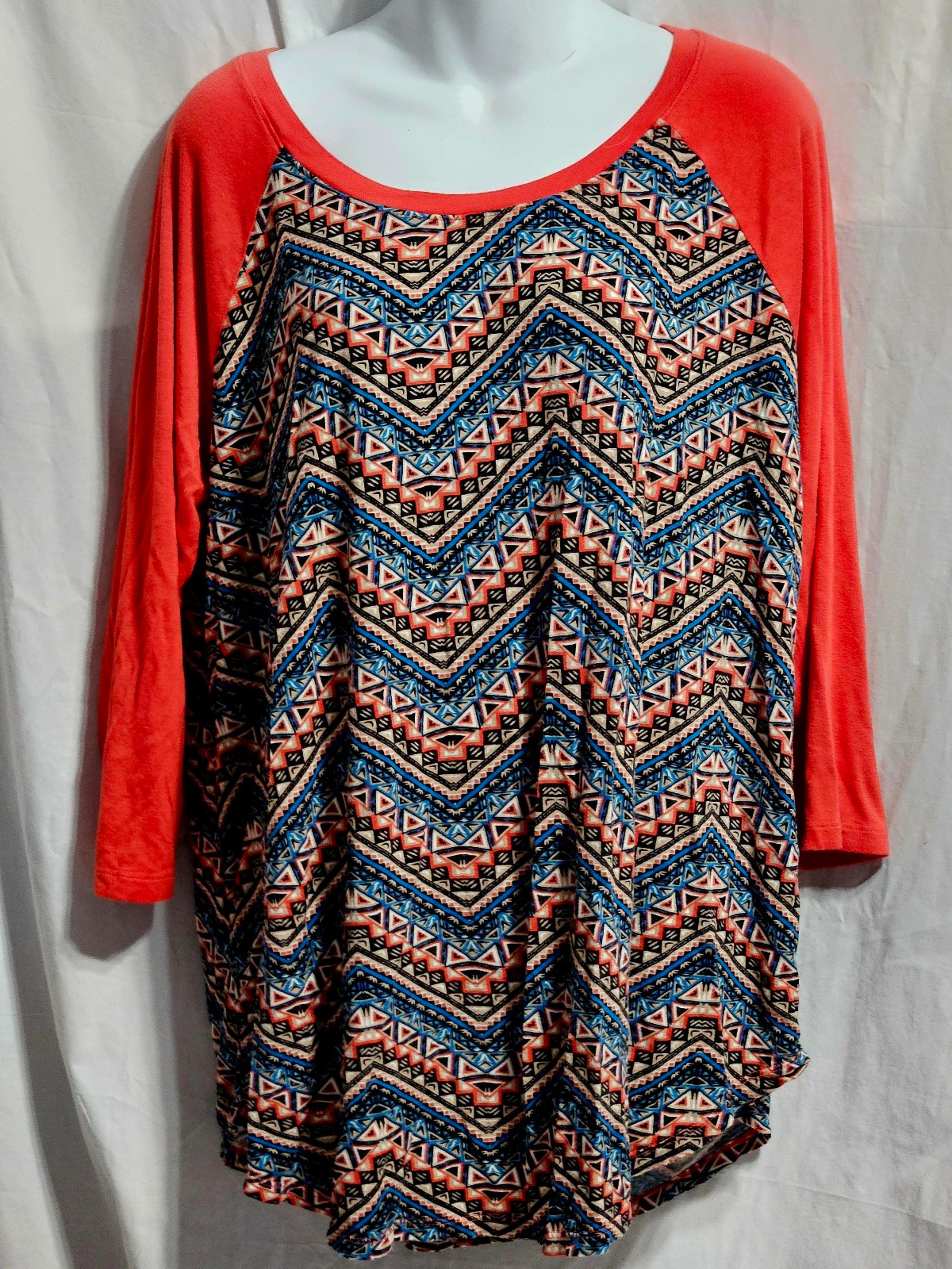 Womens 3 quarter-sleeved t-shirt style shirt size XXL by Absolutely Famous.
