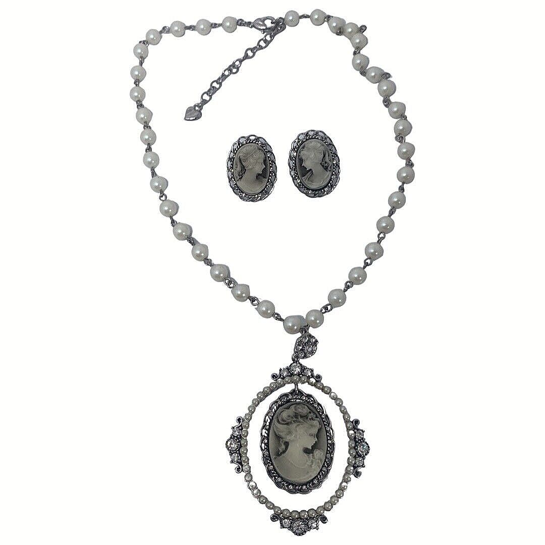 VTG CAROLEE Pendant Necklace Set 18 White Pearls Floating Cameo Earrings