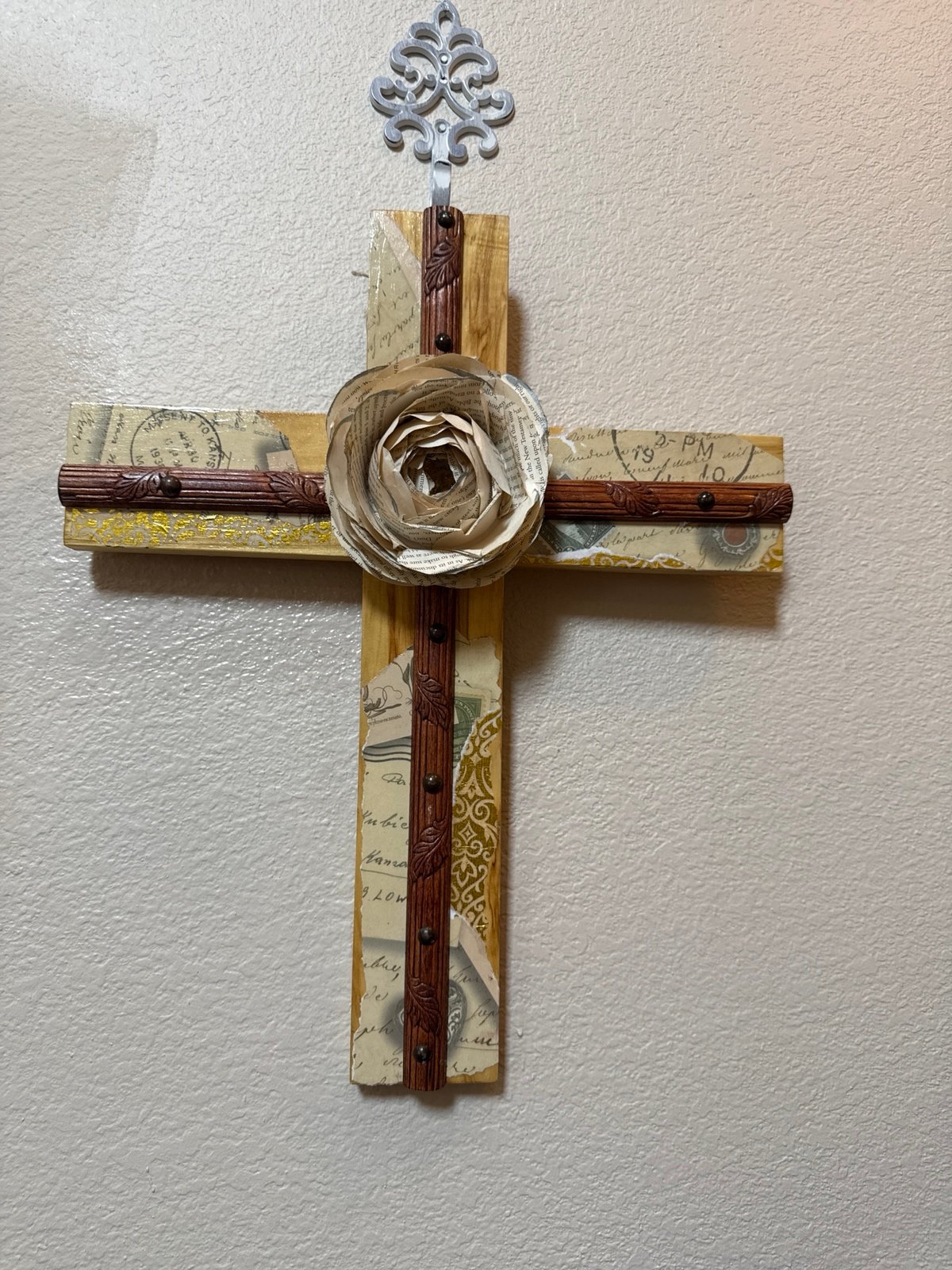New Mexico southwestern style wooden cross 18x15 paper rose with woodwork