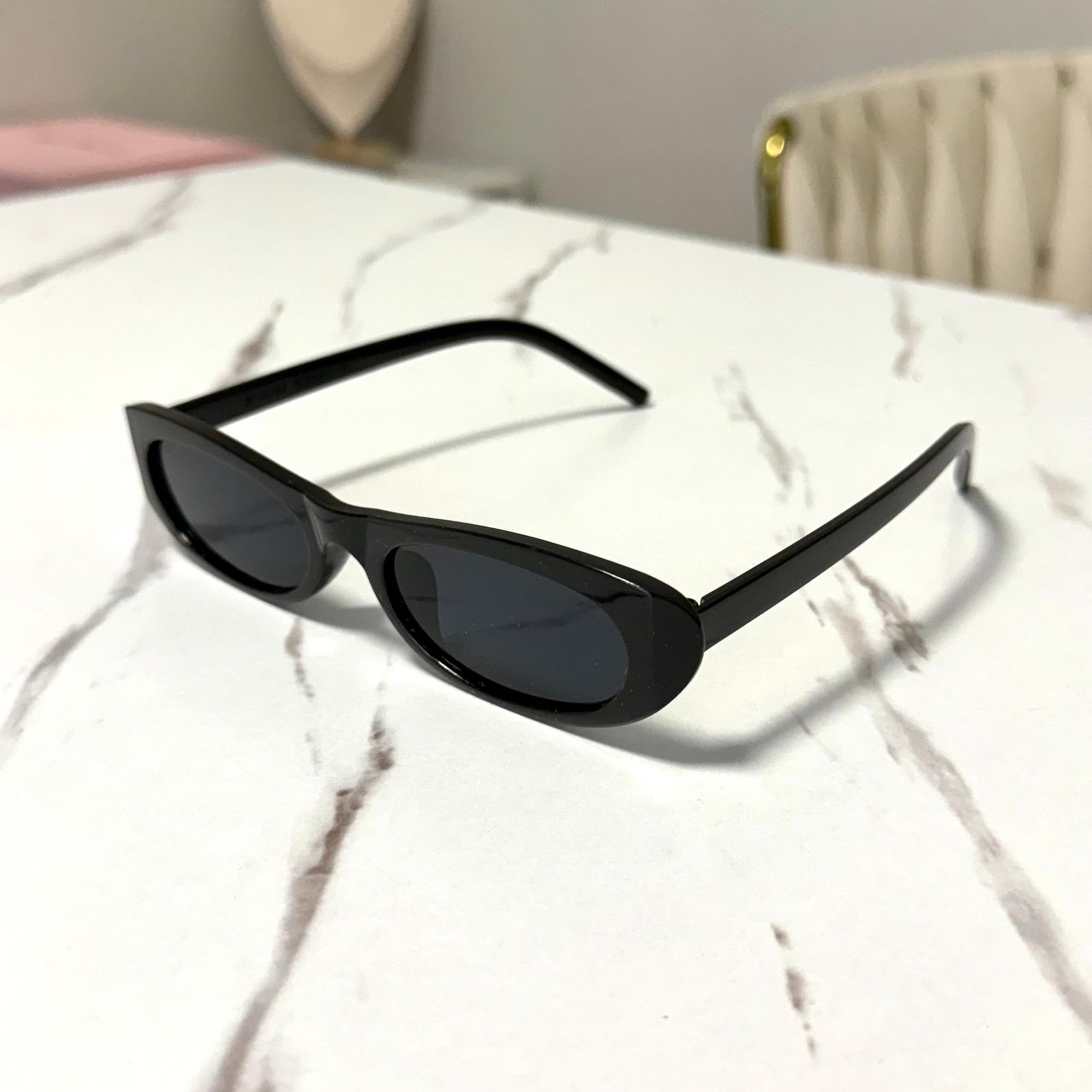 Stylish Black Women Sunglasses Gift
