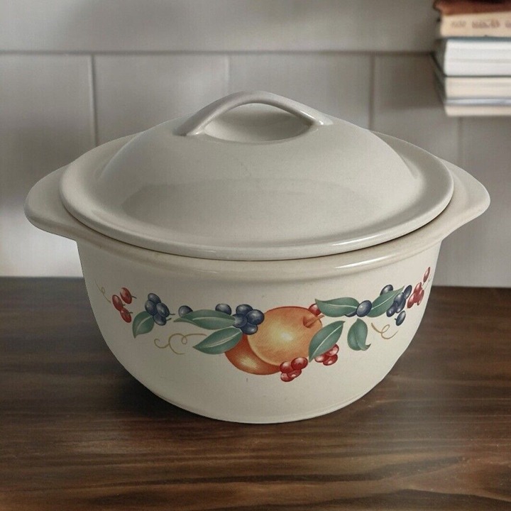 VTG Corelle Coordinates Covered Casserole Abundance Fruit Stoneware 1.5 Quart