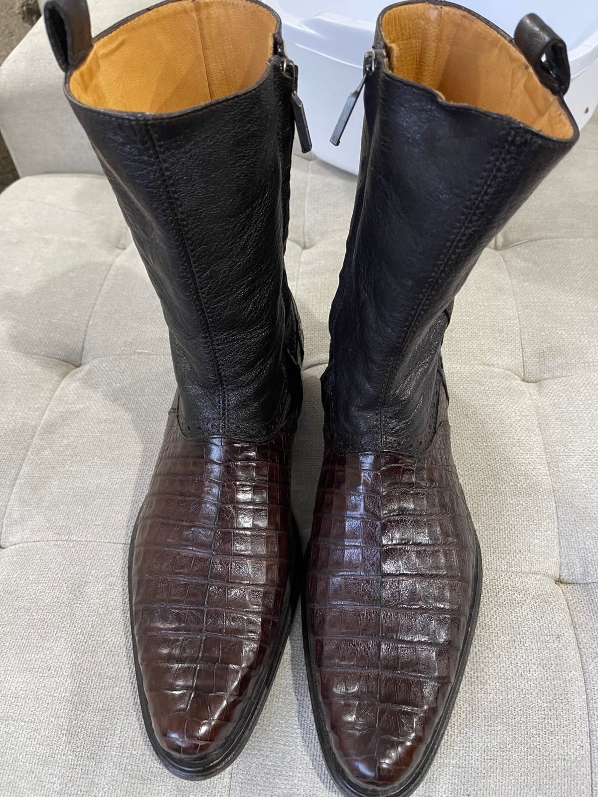 Authentic Alligator Mocasines/boots; super comfortables, very high made