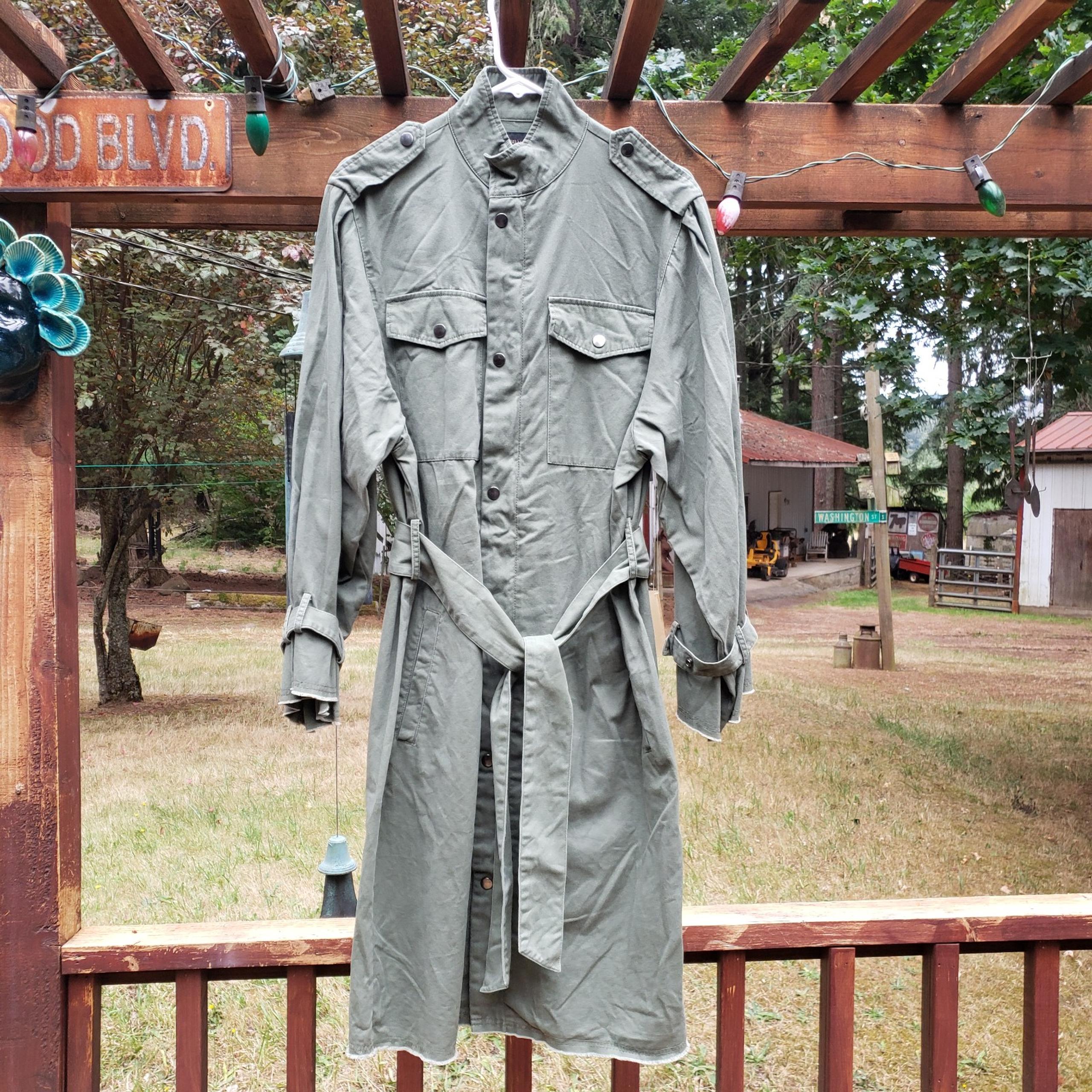 Forever 21 Contemporary Green Trench Coat With Zipper & Snaps - Size US M