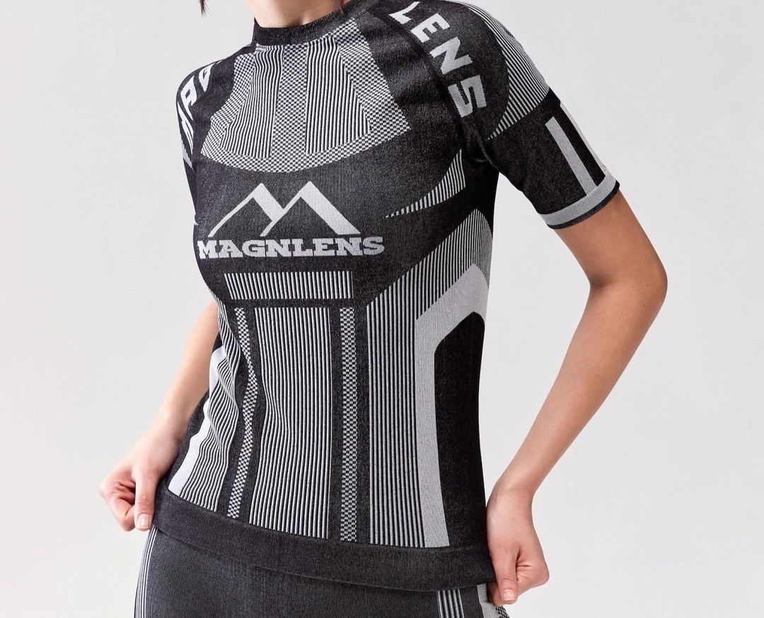 MAGNLENS KNITTED SPORTS TOP