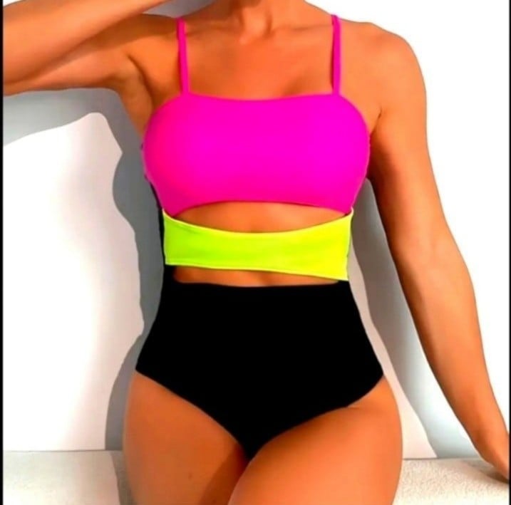 Ladies Colorblock cut out one piece swimsuit sz small