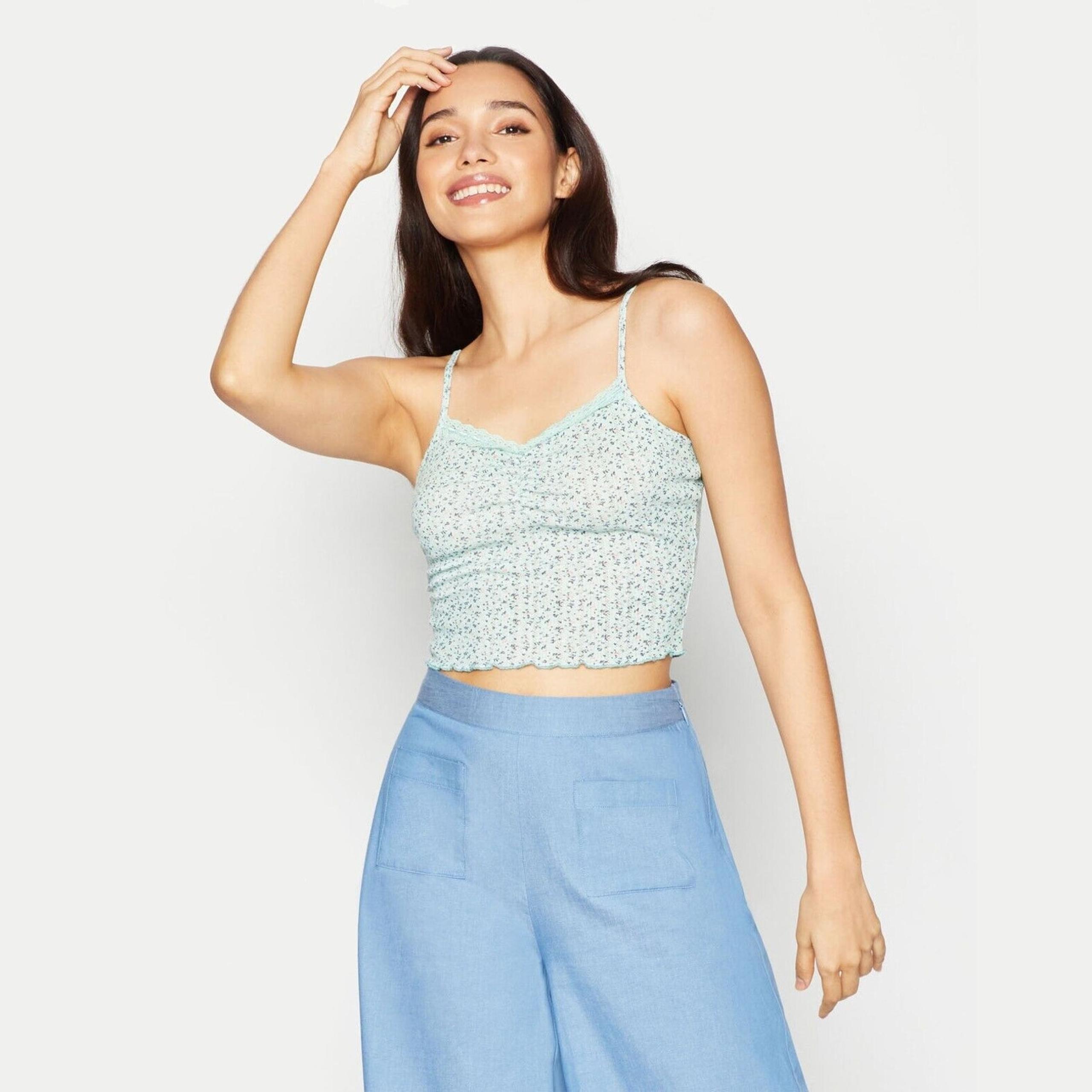 BCBGeneration Women Teal Floral Print Knit Elsa Cropped Camisole Top Size M