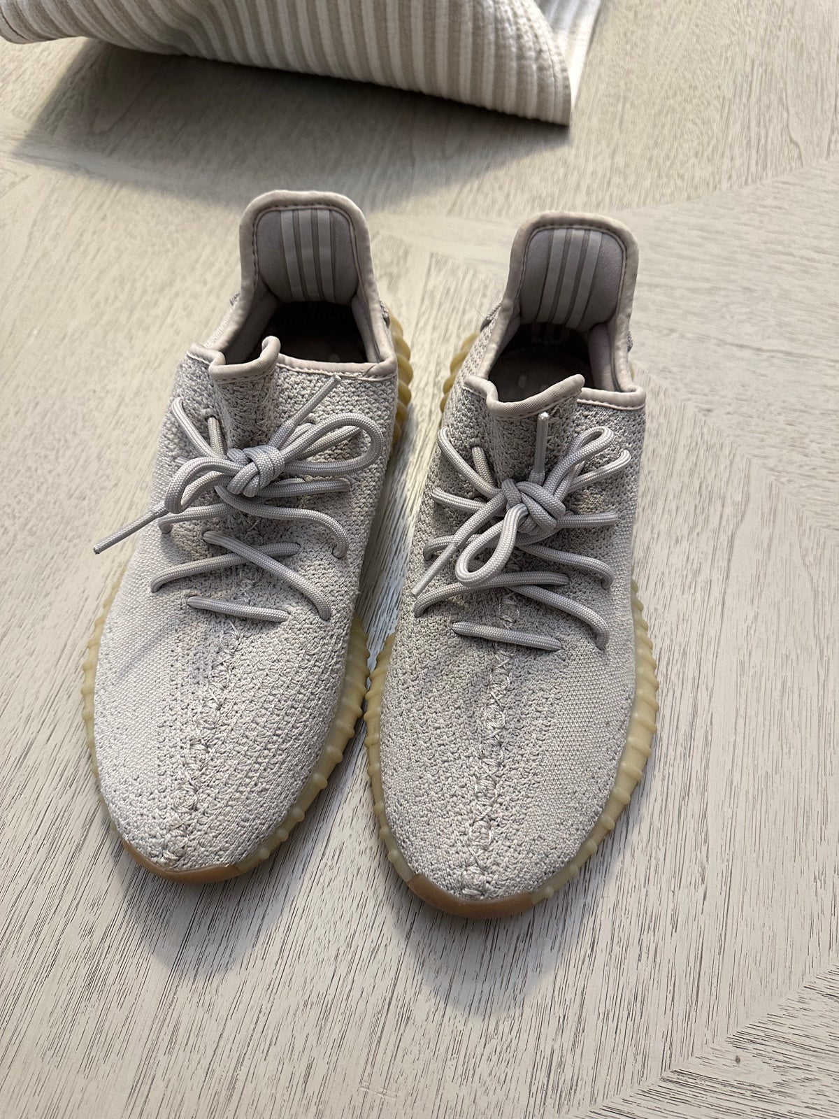 Yeezy 350 v2