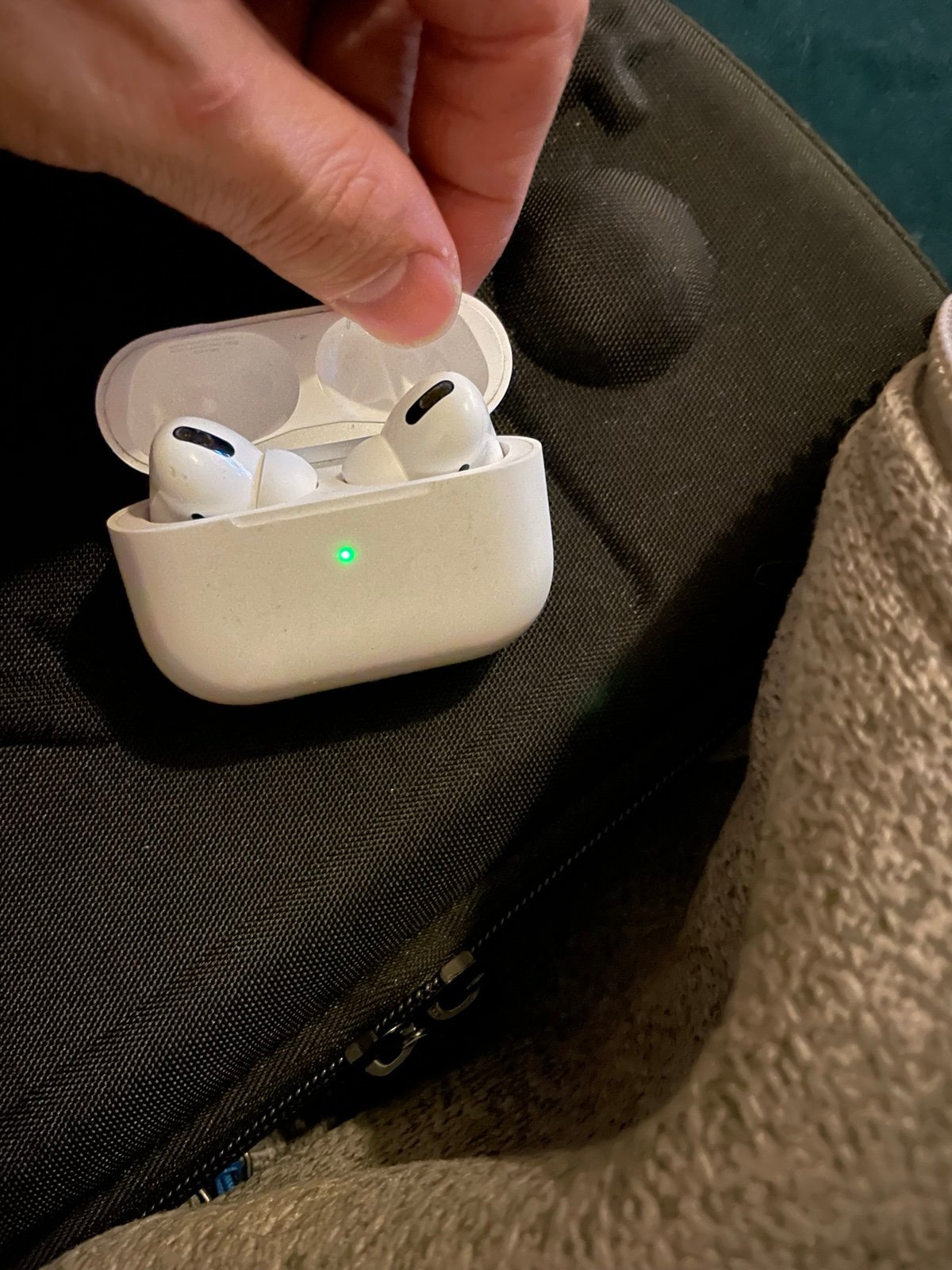 MWP22AM/A Apple AirPods Pro - 1st Gen