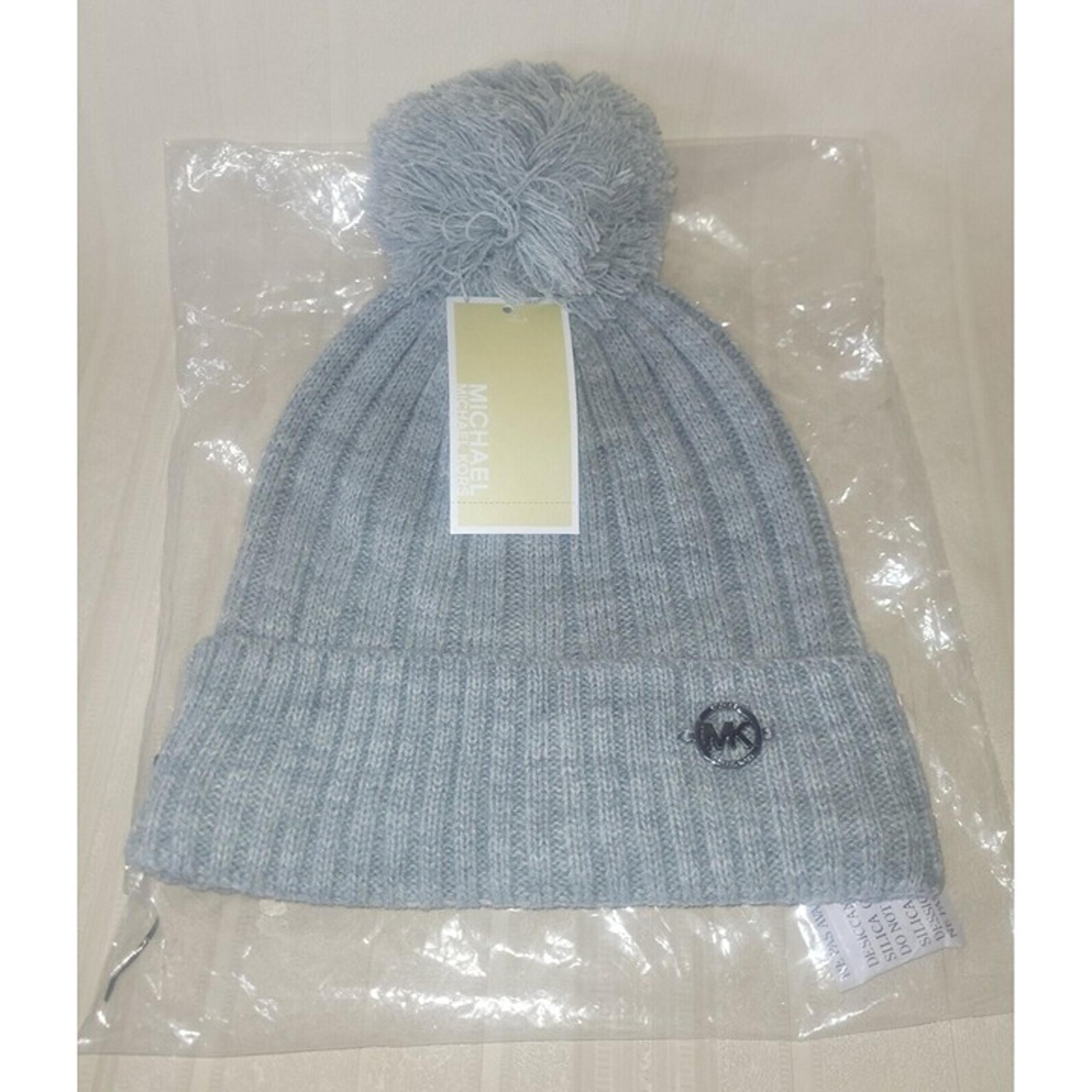 MICHAEL KORS Light Grey Beanie with Pom Hat Women's One Size NEW MIK-FA-002