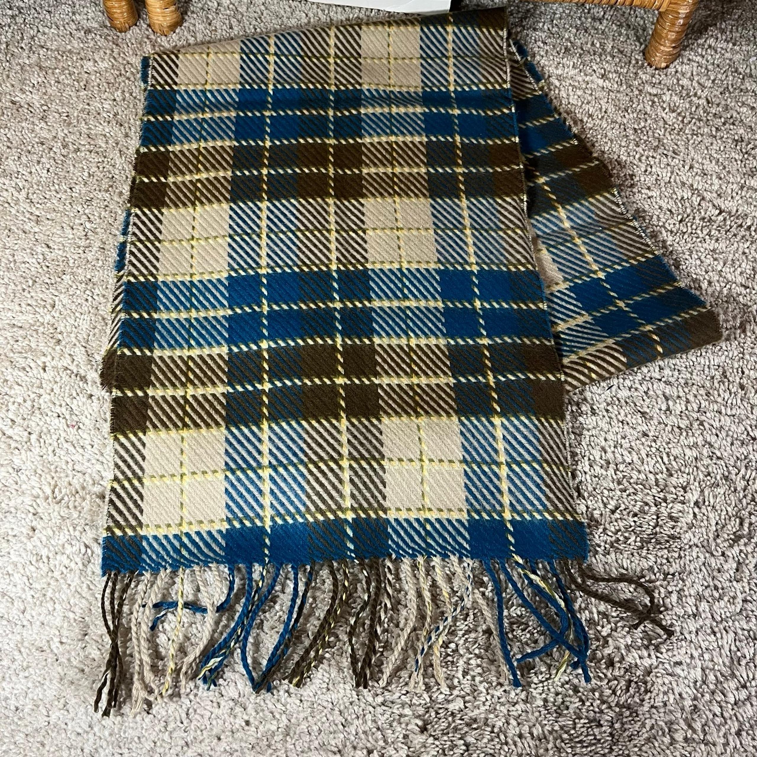 Vintage 100 percent cashmere scarf plaid tartan made in Scotland with fringe