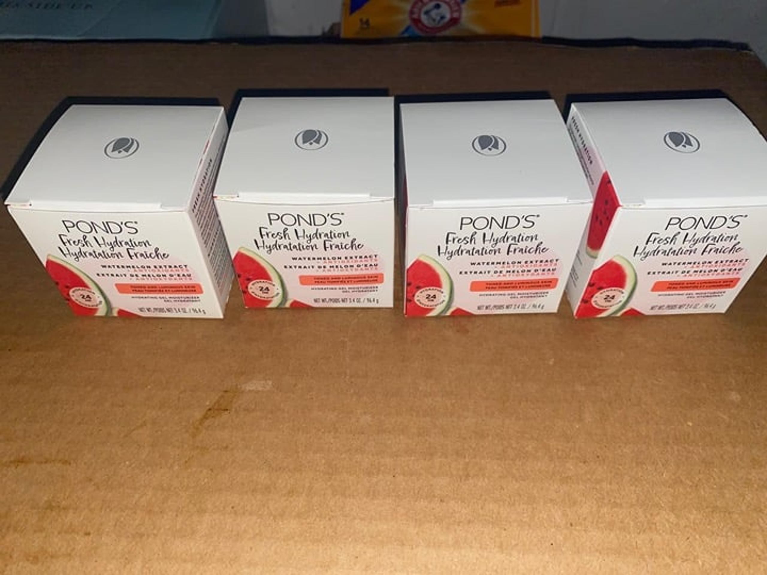 LOT OF 4 Ponds Fresh Hydration WatermelonExtract Hydrating Gel Moisturizer 3.4OZ