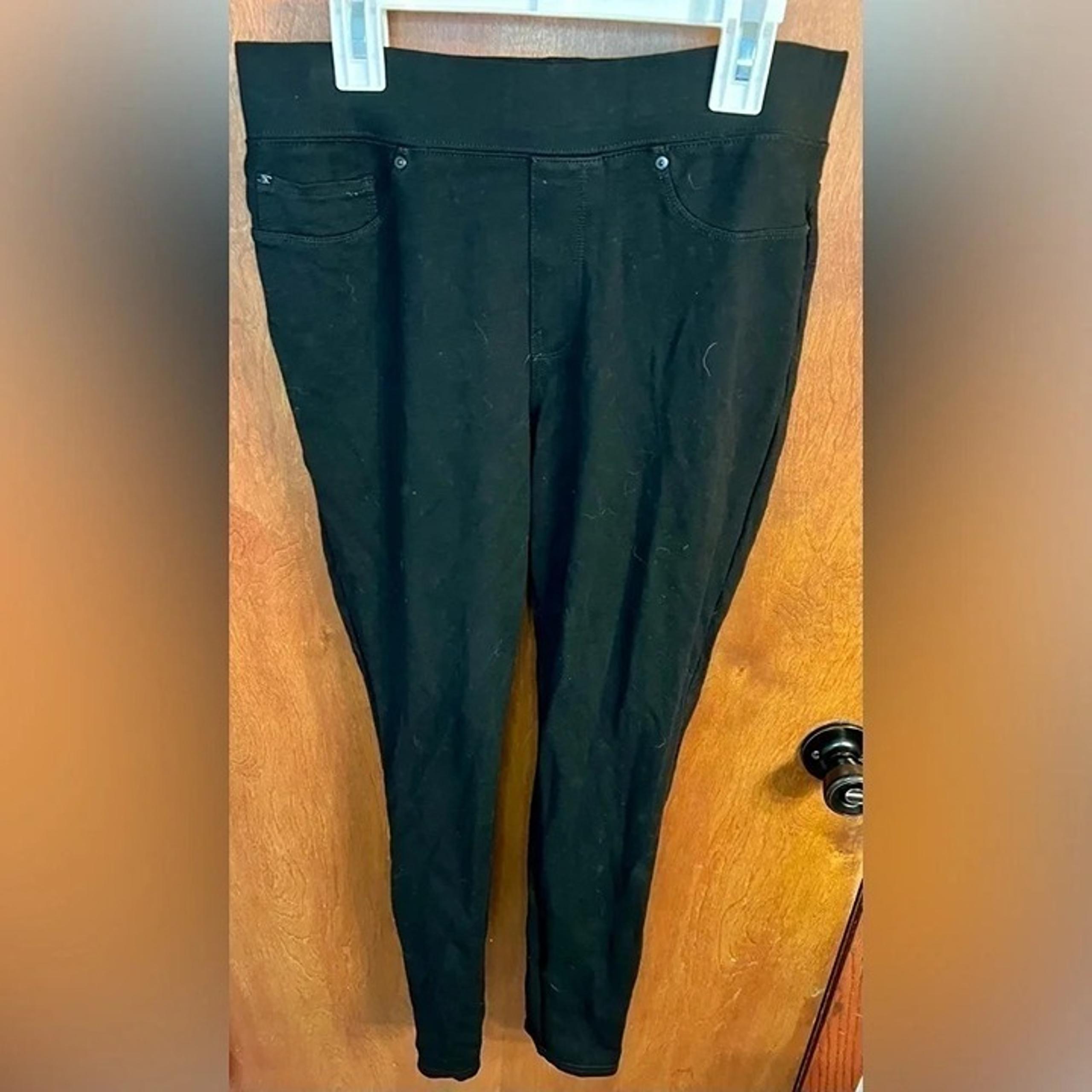 Seven7 black pull on leggings