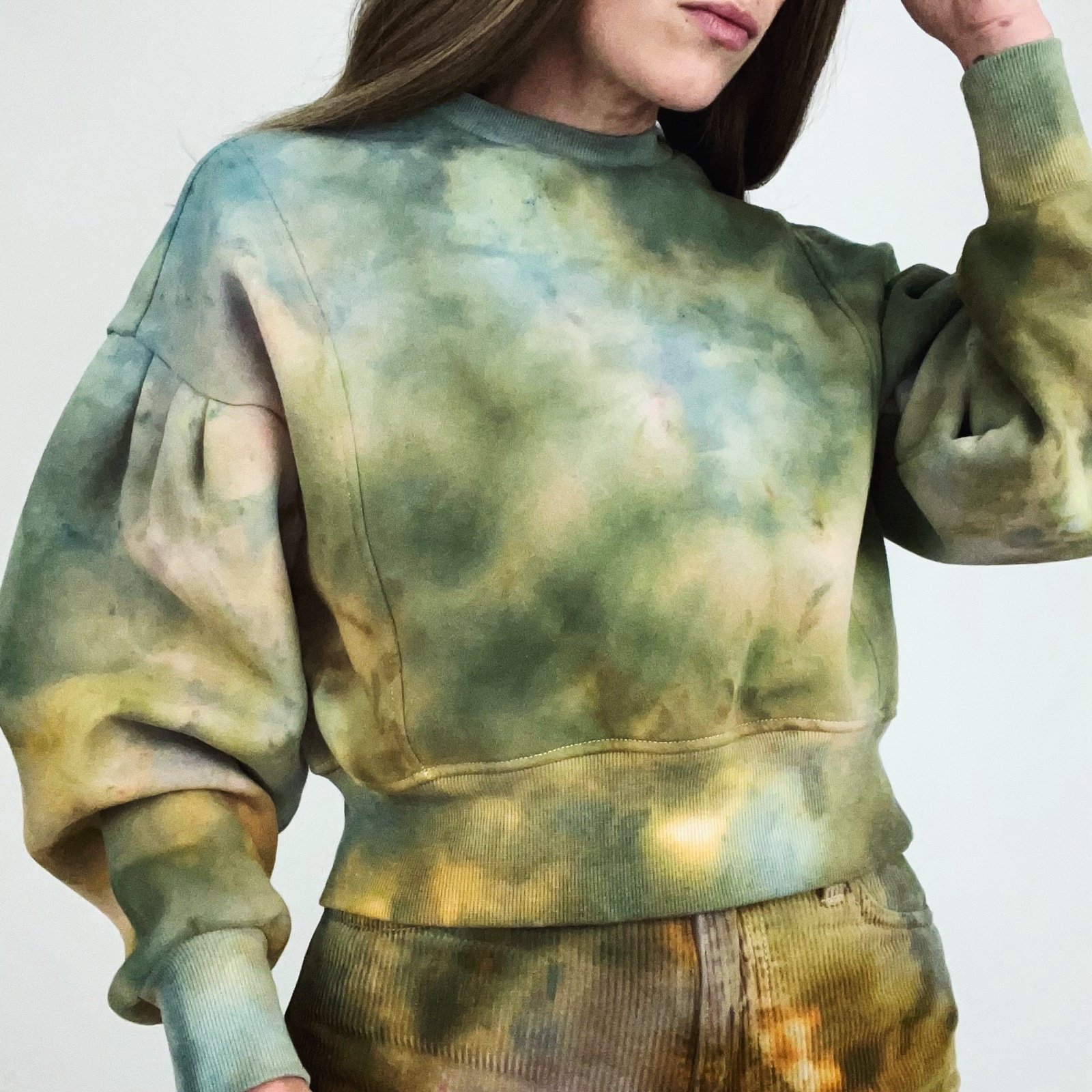 NEW Hand-Dyed Puff-Sleeved Sweatshirt | Size XS/S
