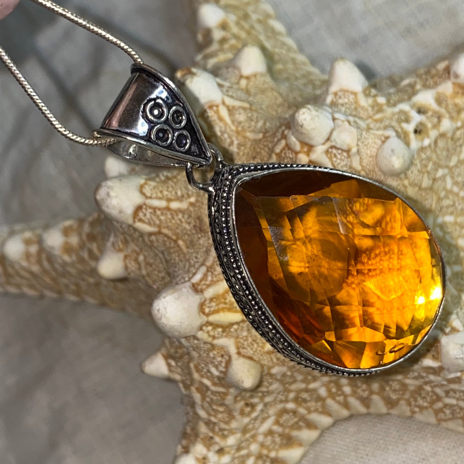 Whiskey Topaz Handcrafted 925 teardrop vintage-look pendant
