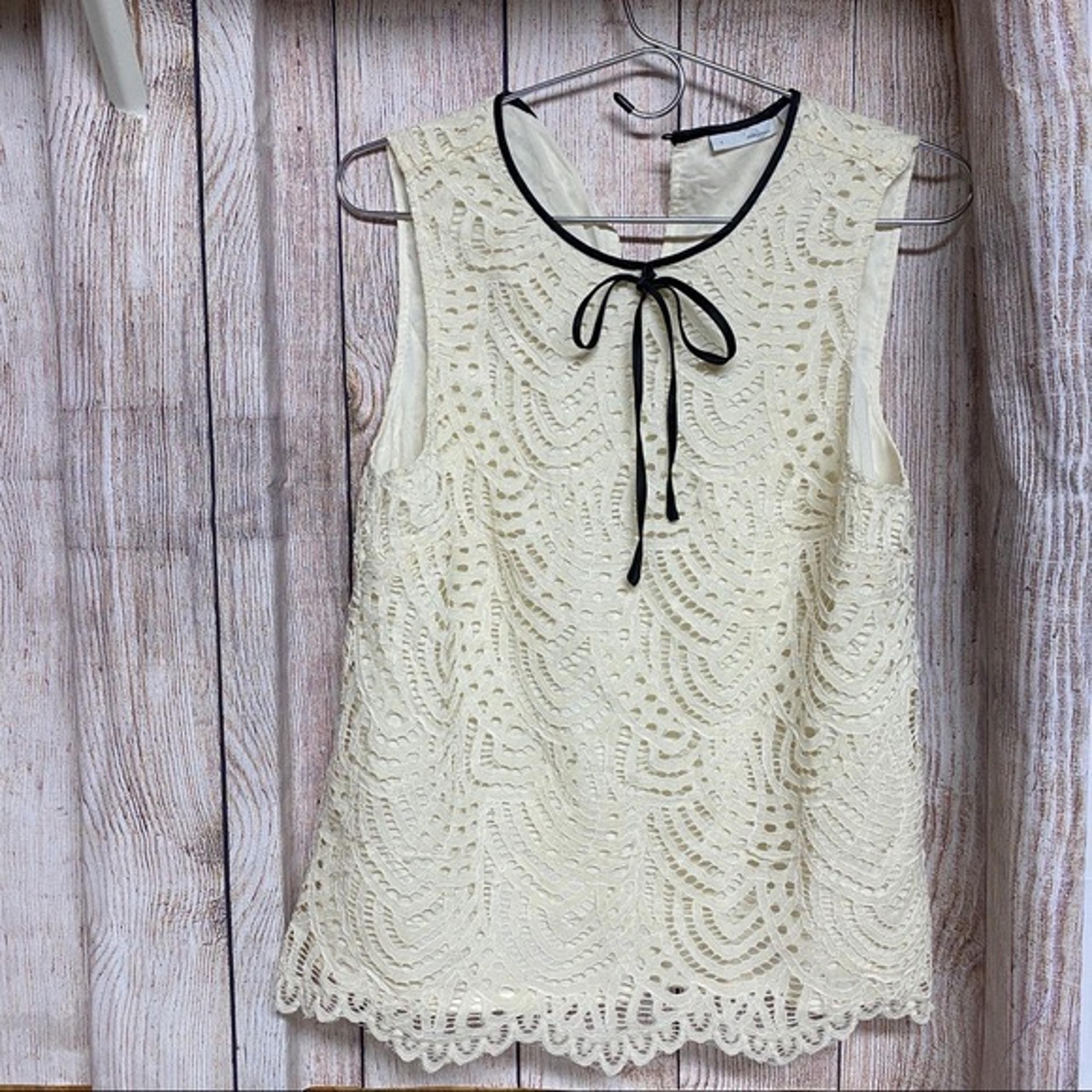 Halogen | Cream lace Tank with black