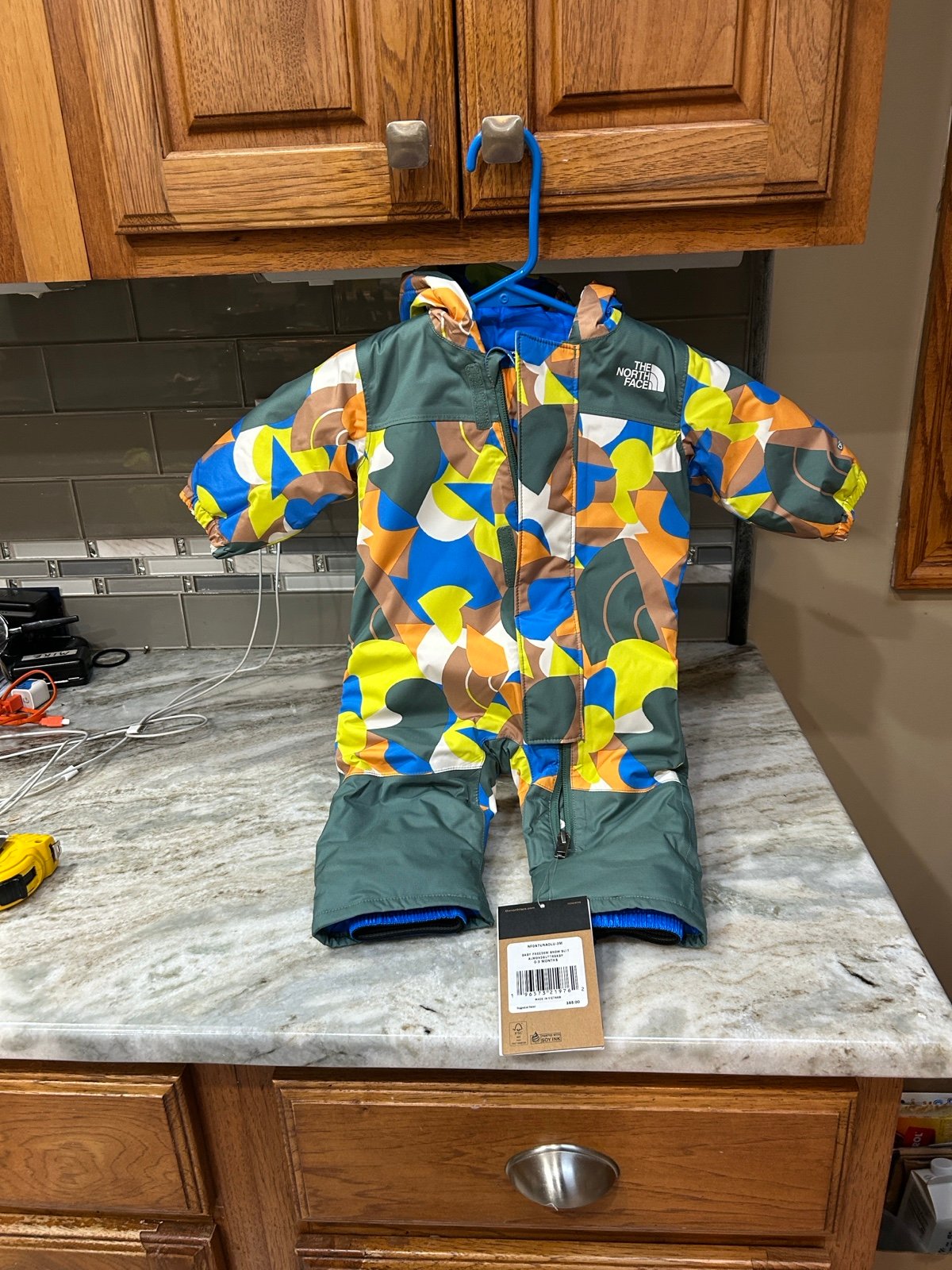 North Face Baby Freedom Snowsuit  Green Blue Orange  0-3 M waterproof 165$ NEW