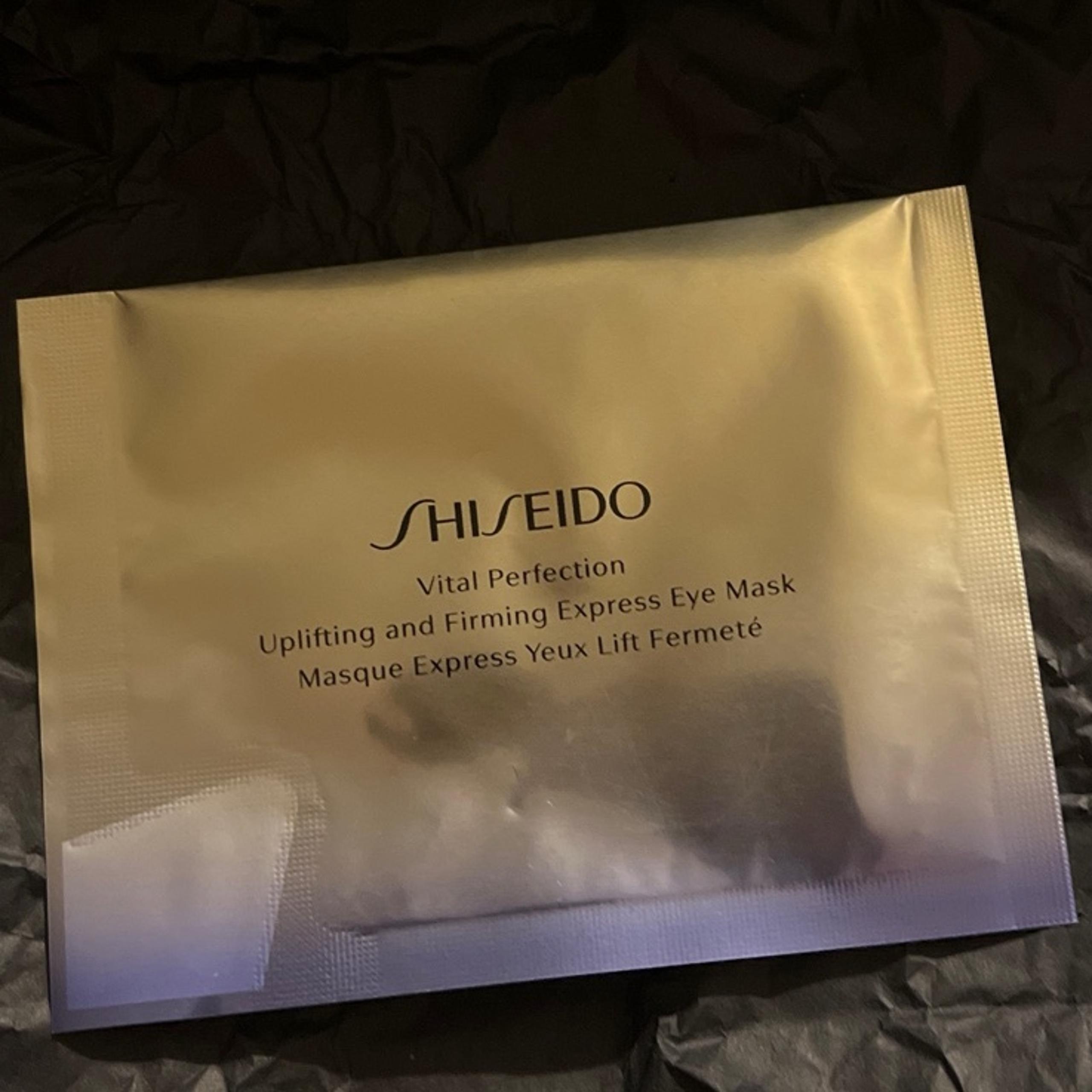 5/$20 Shiseido vital perfection uplifting and firming express eye mask