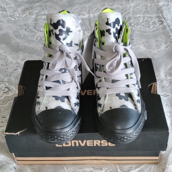 Converse Grade-School Chuck Taylor All Star