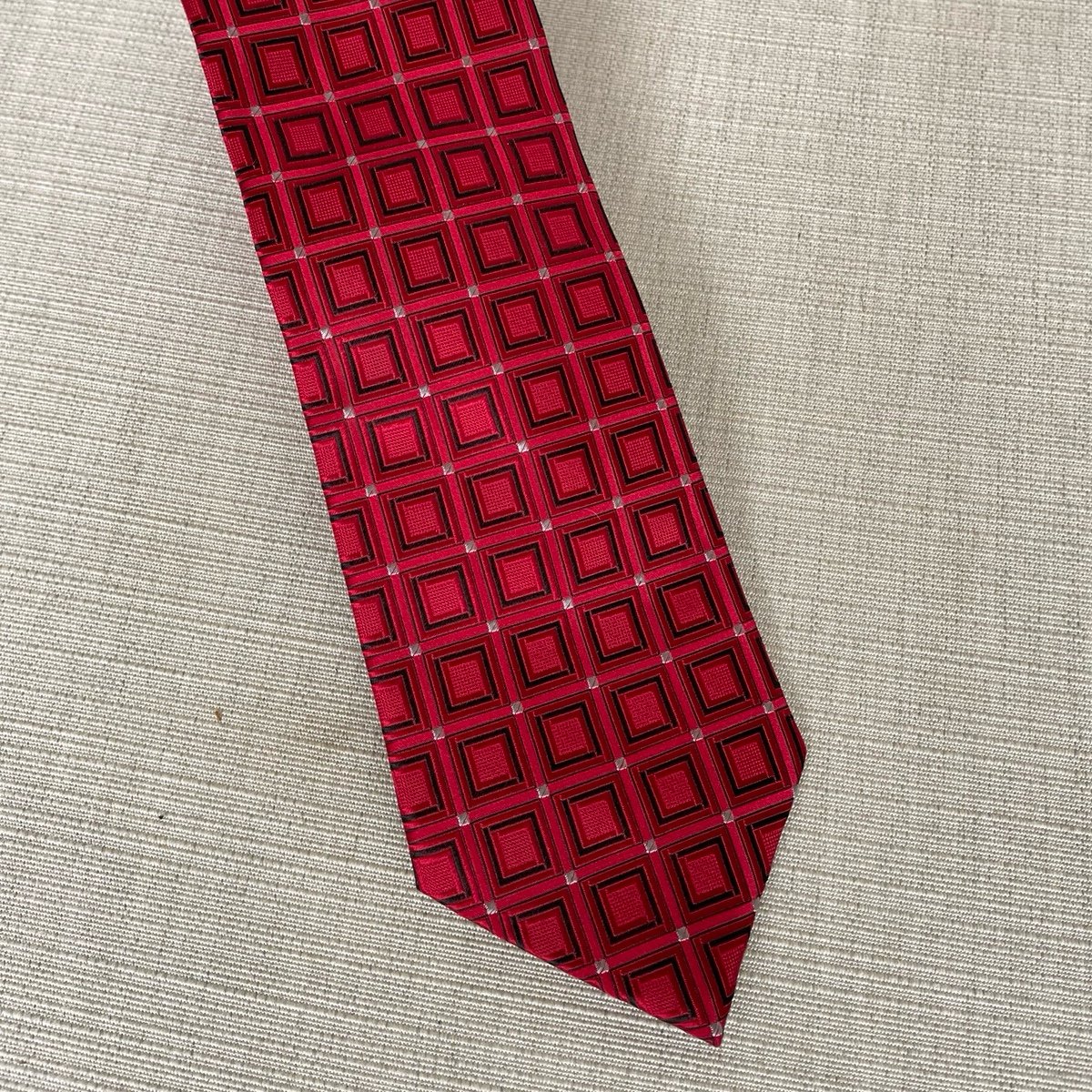 Donald Trump, 100% Silk Tie, Red, Blue & Gold