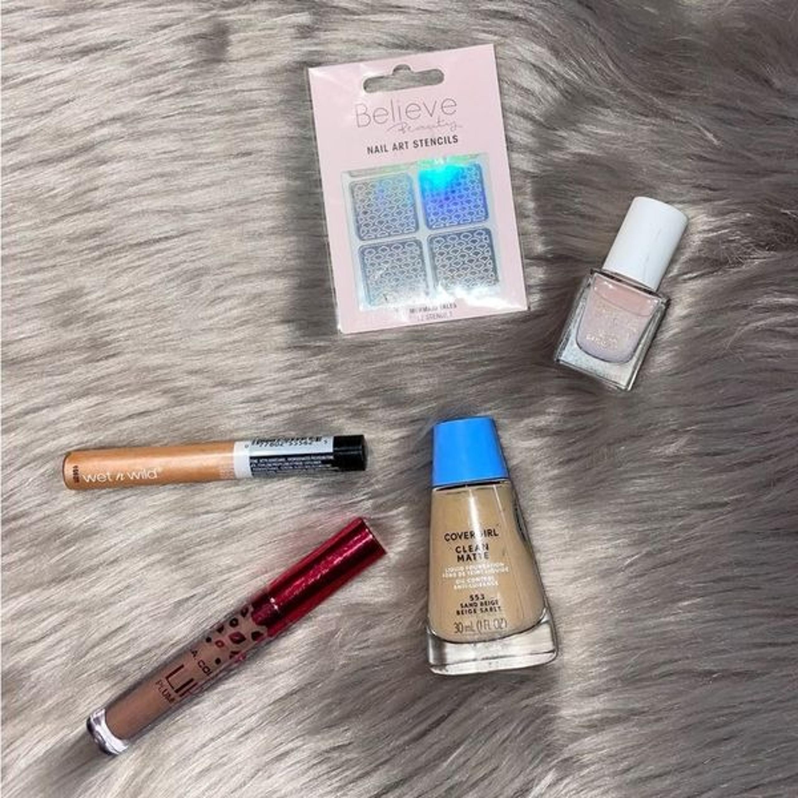 5 Piece Makeup Bundle- New