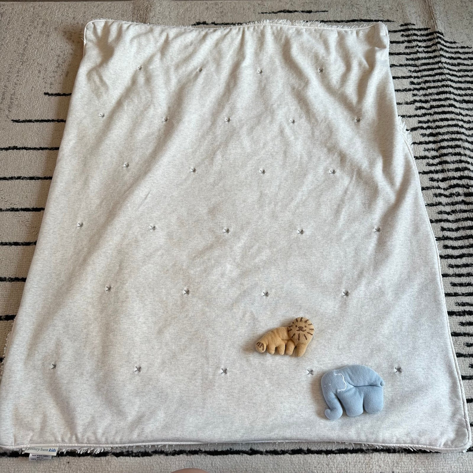 Pottery Barn Kids Baby Blanket 3D Elephant Lion 30 x40”