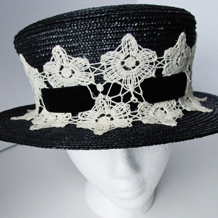 Beautiful Vintage Ladies Hat Lace Velvet