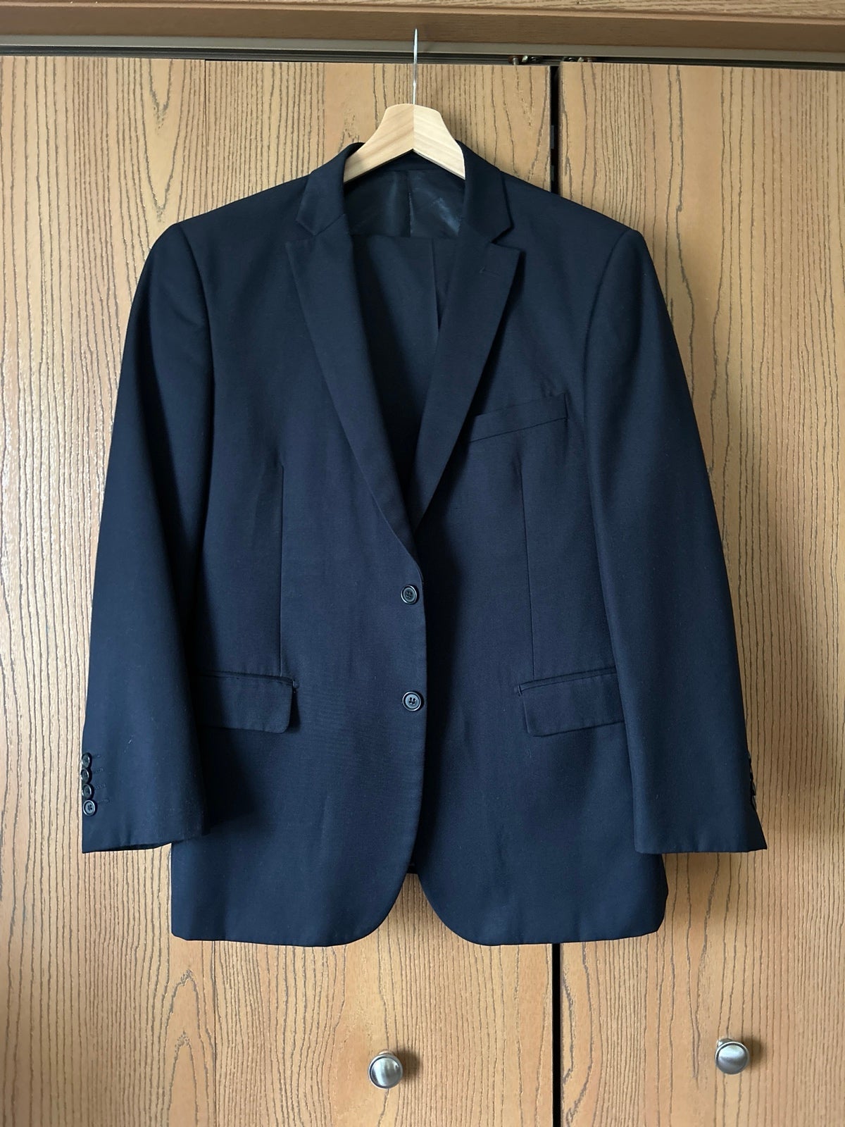 Men’s Dark Blue Suit 42R/36W30L