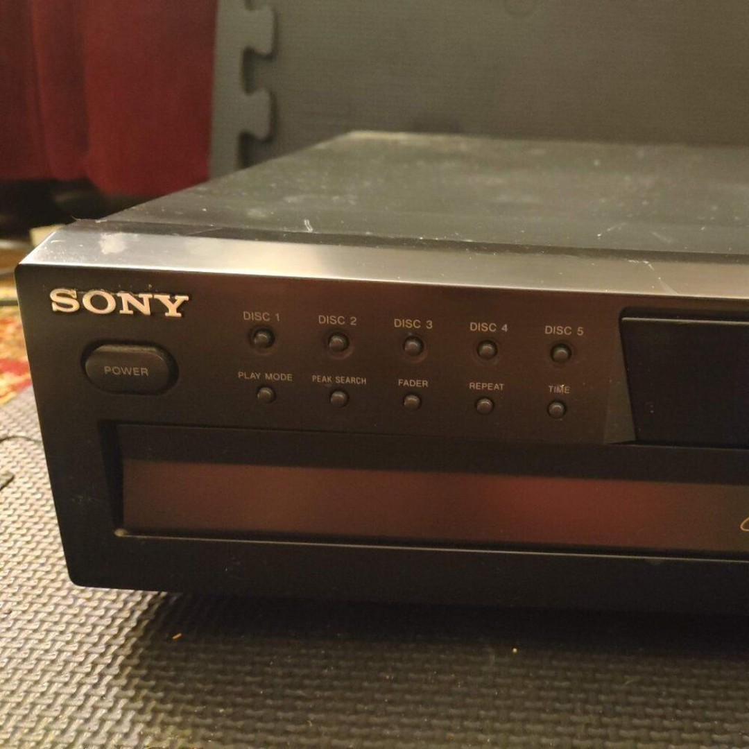 Sony CDP-CE275 5-Disc Carousel CD Changer Player w/ Optical Digital Audio - detail