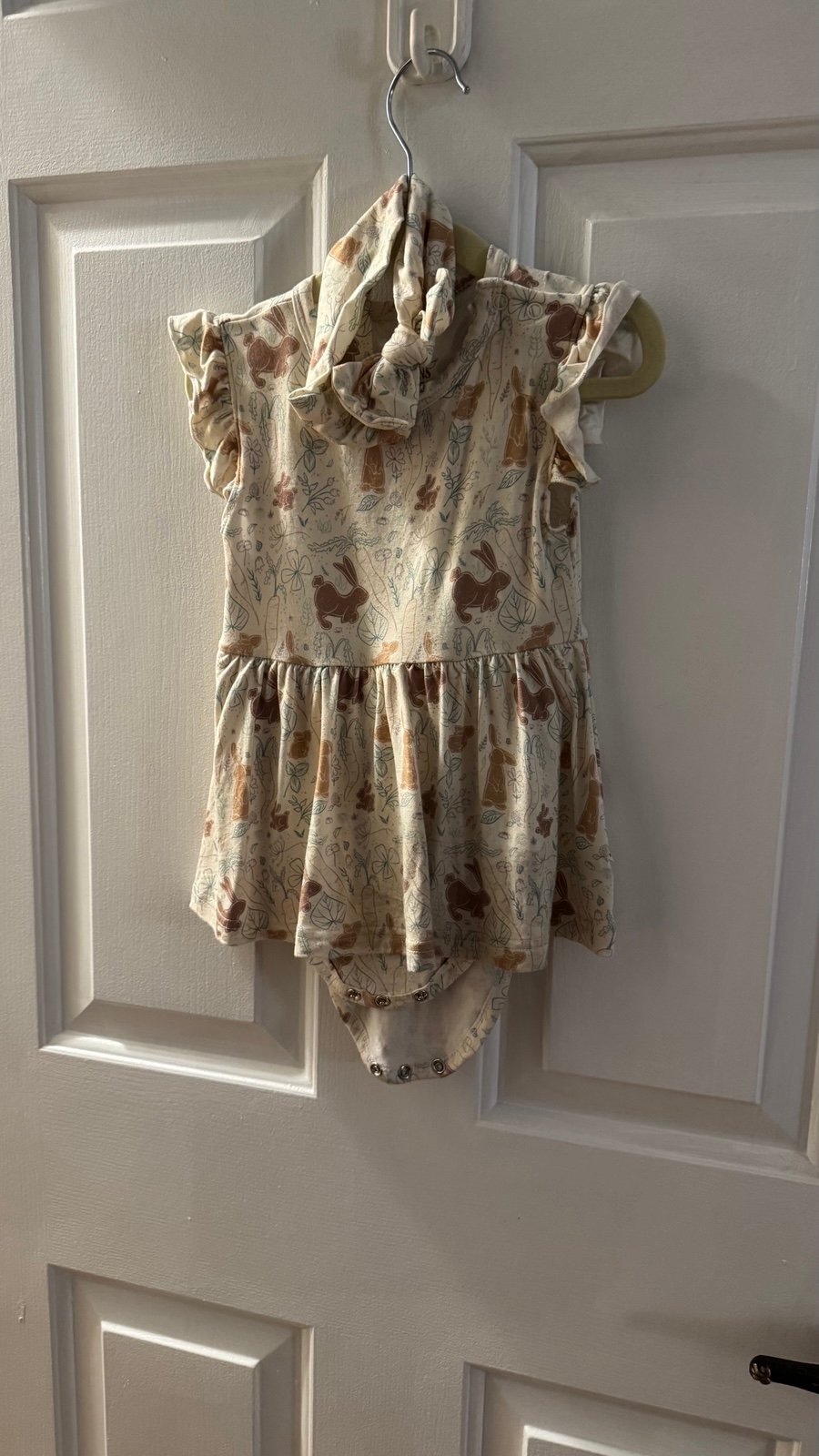 Little Crowns and Capes Easter Bunnies 18-24m flutter dress and bow