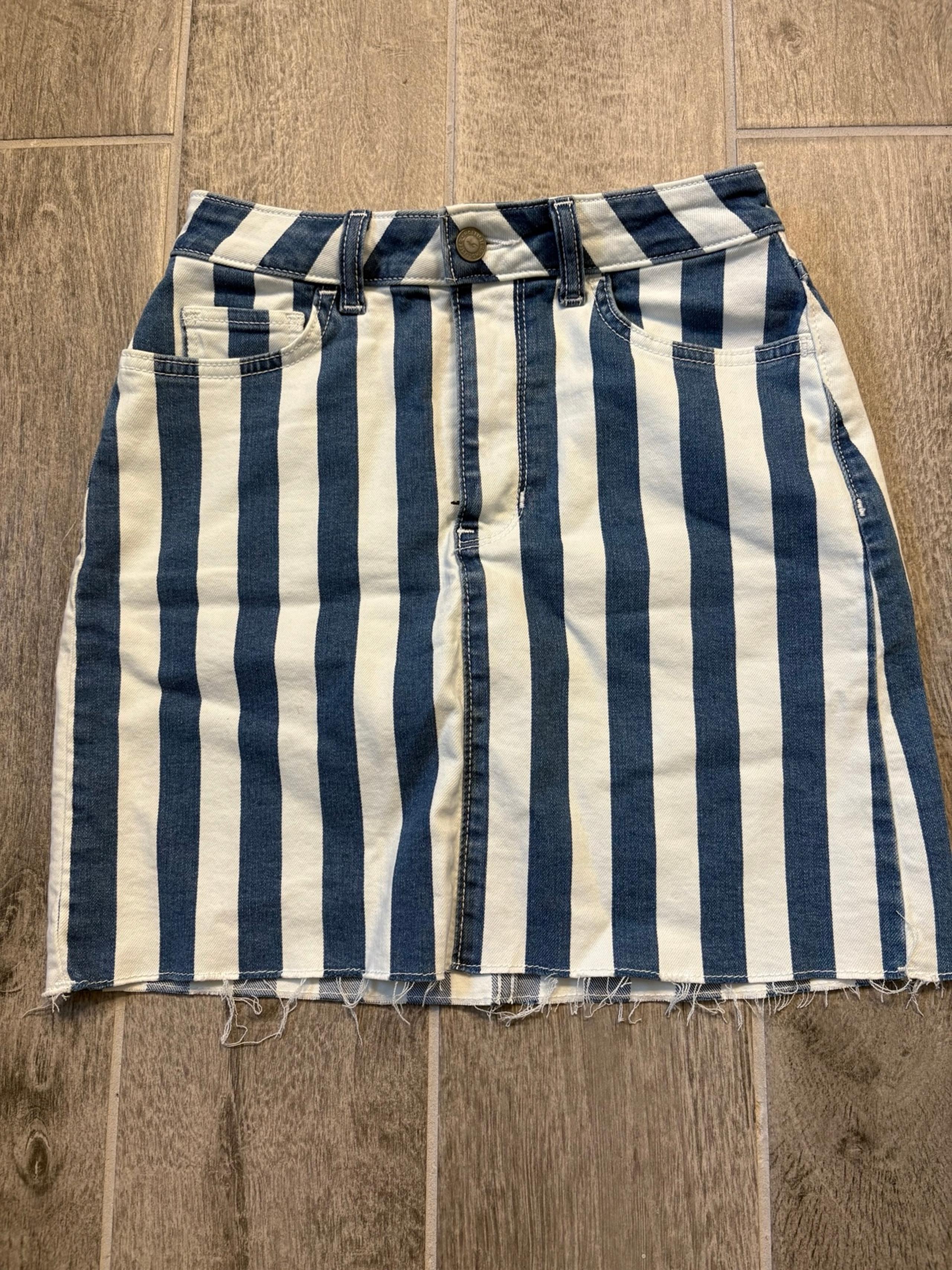 Blue and white striped Hollister miniskirt ultra high waist size 1