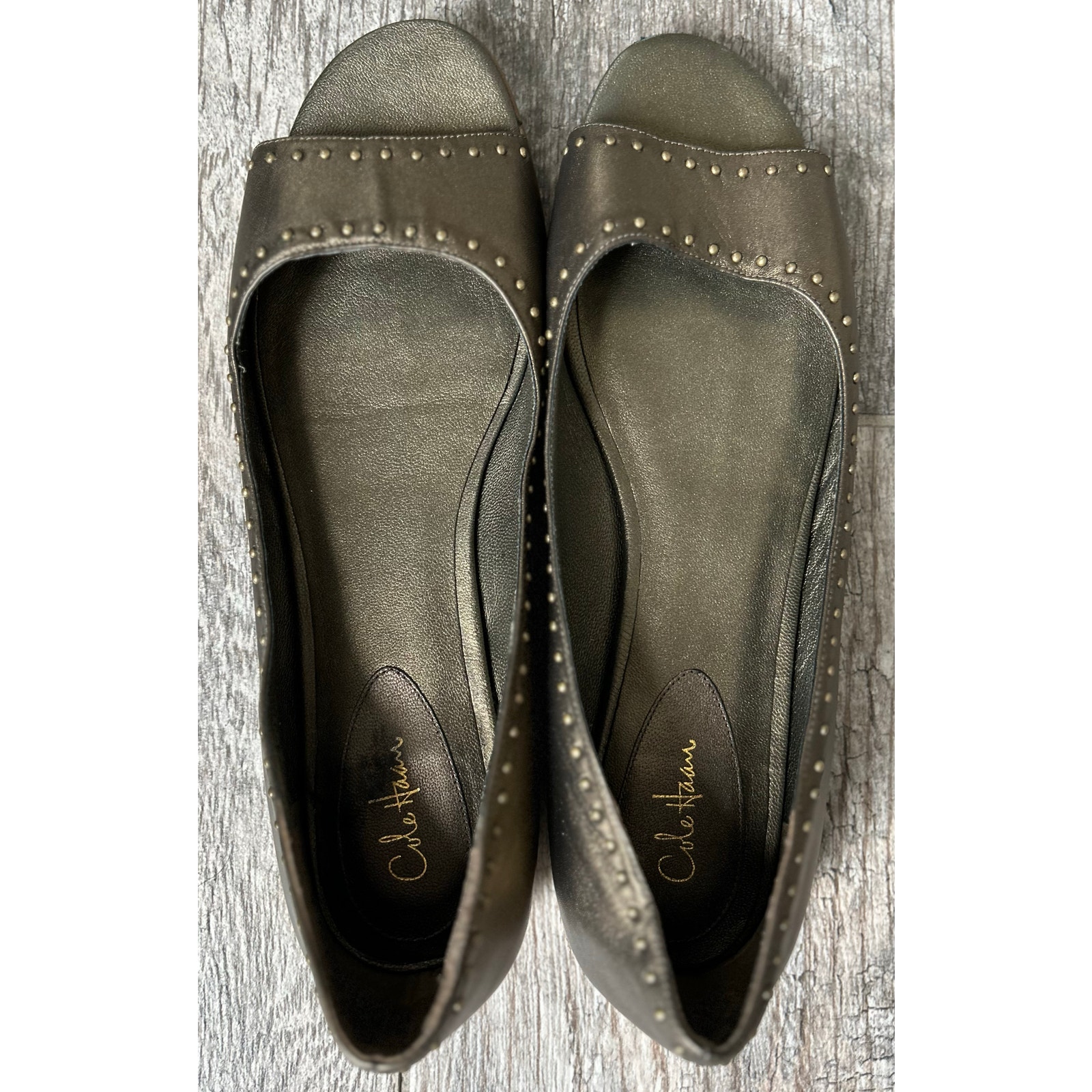 Women Cole Haan Gold Flat, Size 10.5