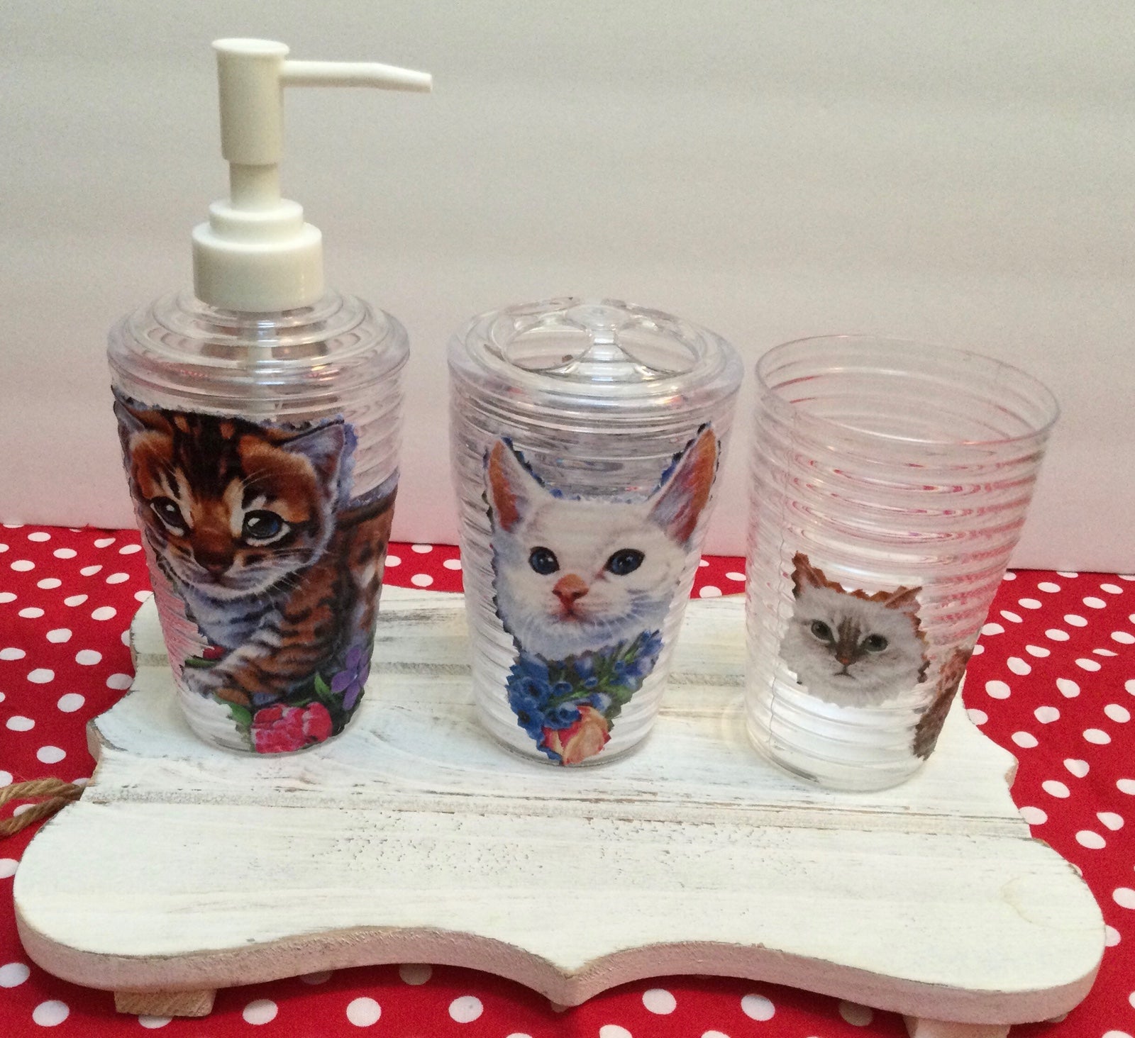 Cats soap dispenser set/ toothbrush holder /drinking glass. 3pcs
