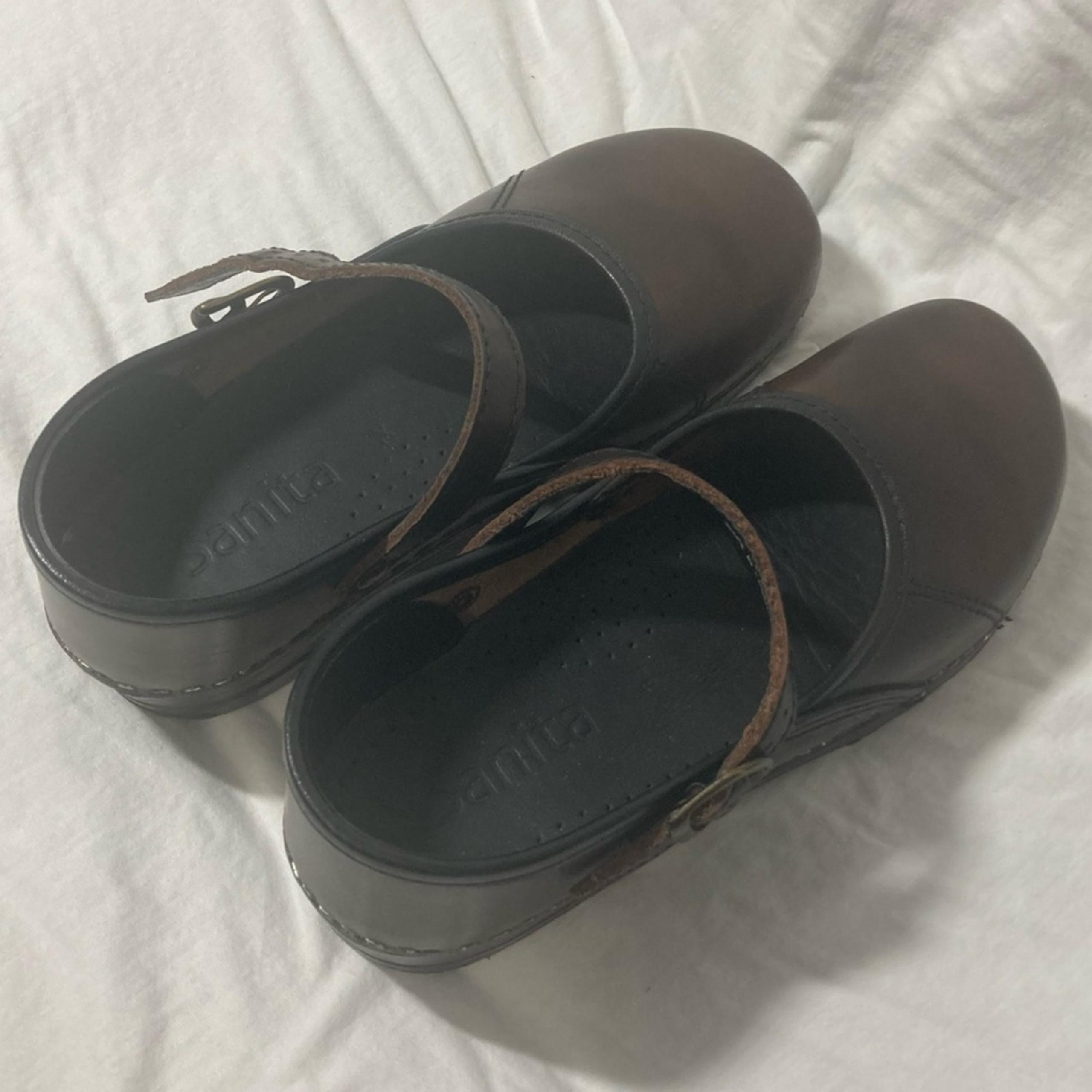 Sanita brown black leather mary jane clogs flats size 34/4 sturdy work shoes