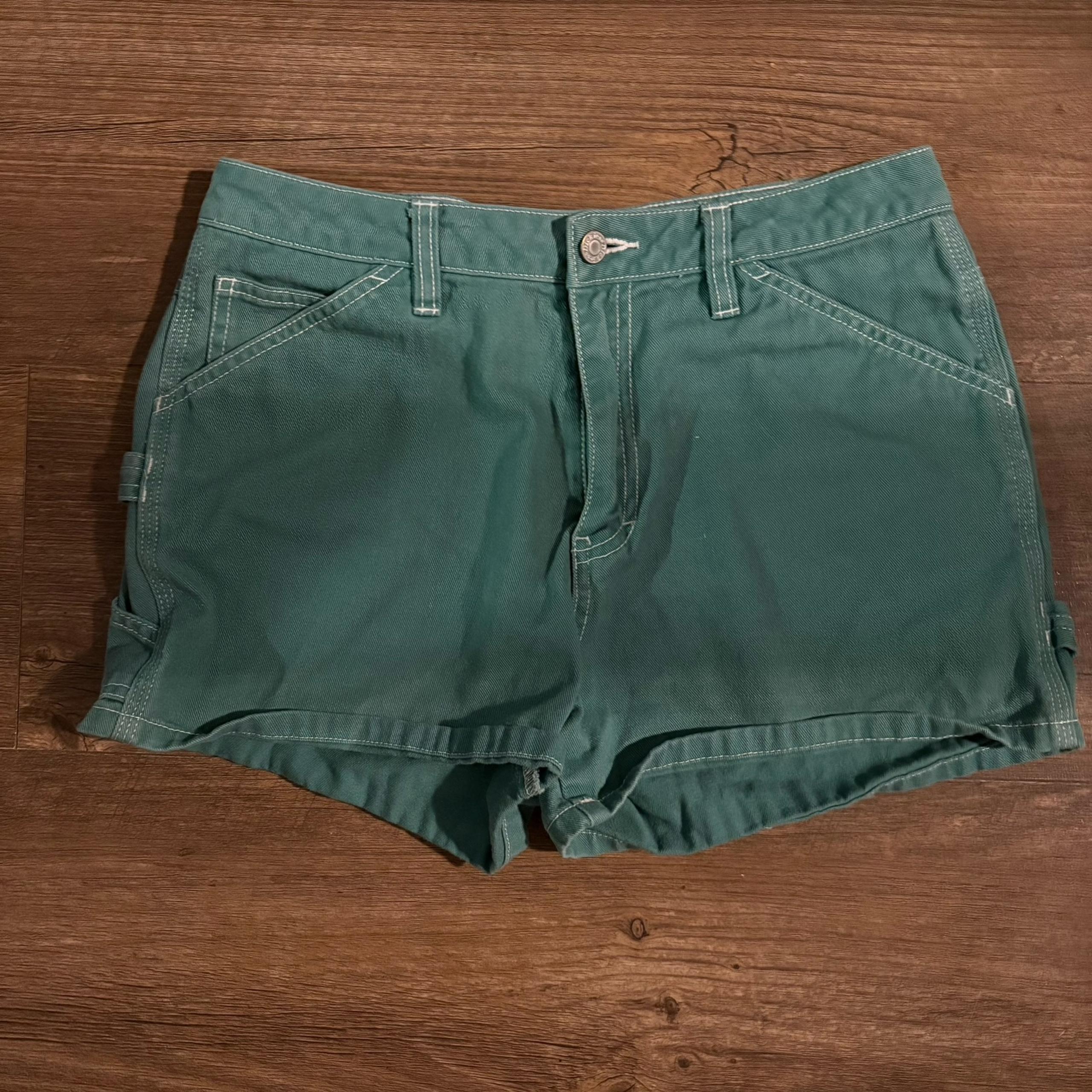 Green Dickies Women’s Shorts Size 5/27