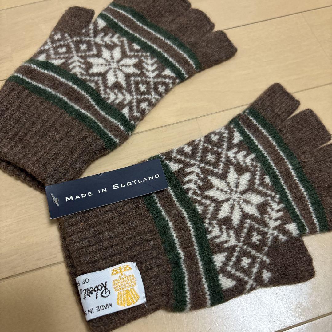 Brand new with tags, Robert McKee gloves, wool gloves.