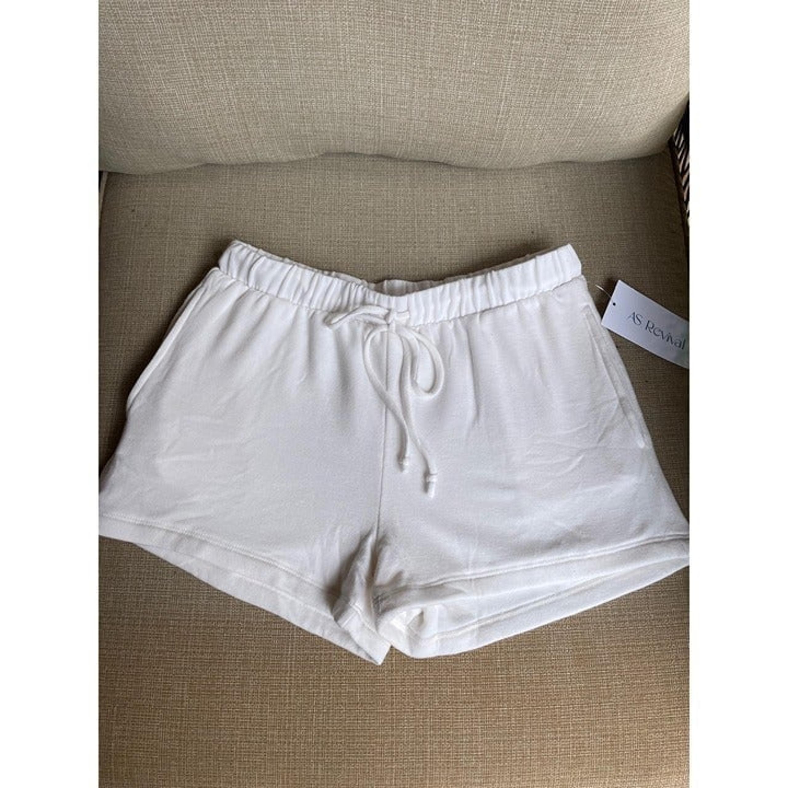 NWT Altar’d State white shorts soft & comfy size small Womens