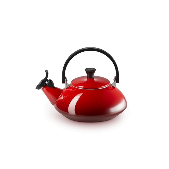 Le Creuset Zen Enameled Steel Kettle 1.6 quart/1.5L Cerise/Cherry Red NEW NIB