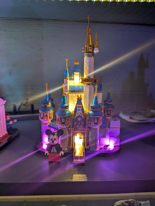 Lighted Mini Disney Castle with Mickey minifig