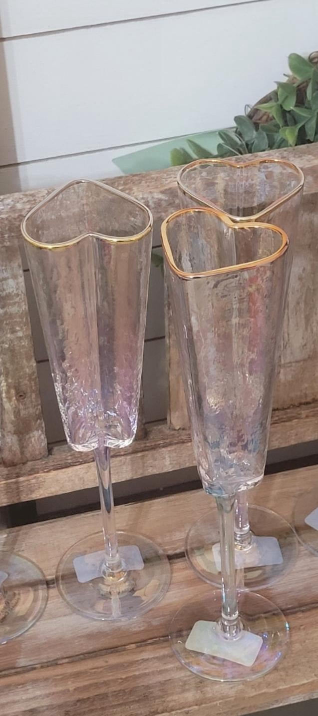 NWT Iridescent Champagne Heart Shaped Flute set of 3