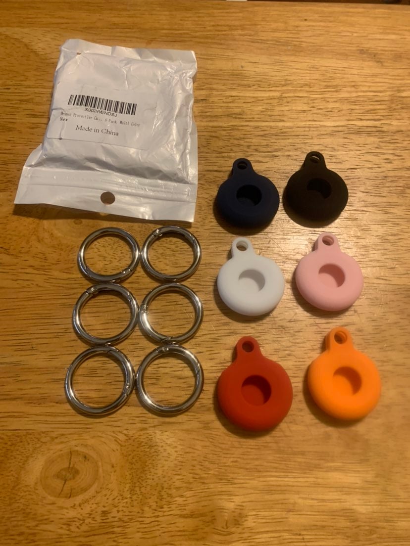 Set of 6 Silicone Covers with Metal Key Rings for Use with Air Tags (NEW)