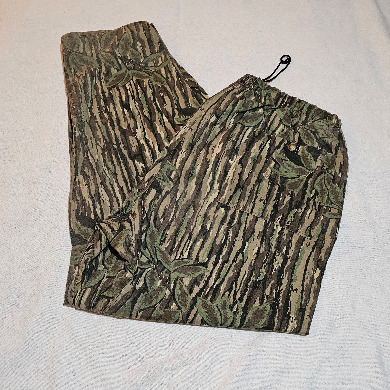 CABELAS Pants. camouflage, DRY-PLUS thinsulate, Men's XL, Hunting pants.