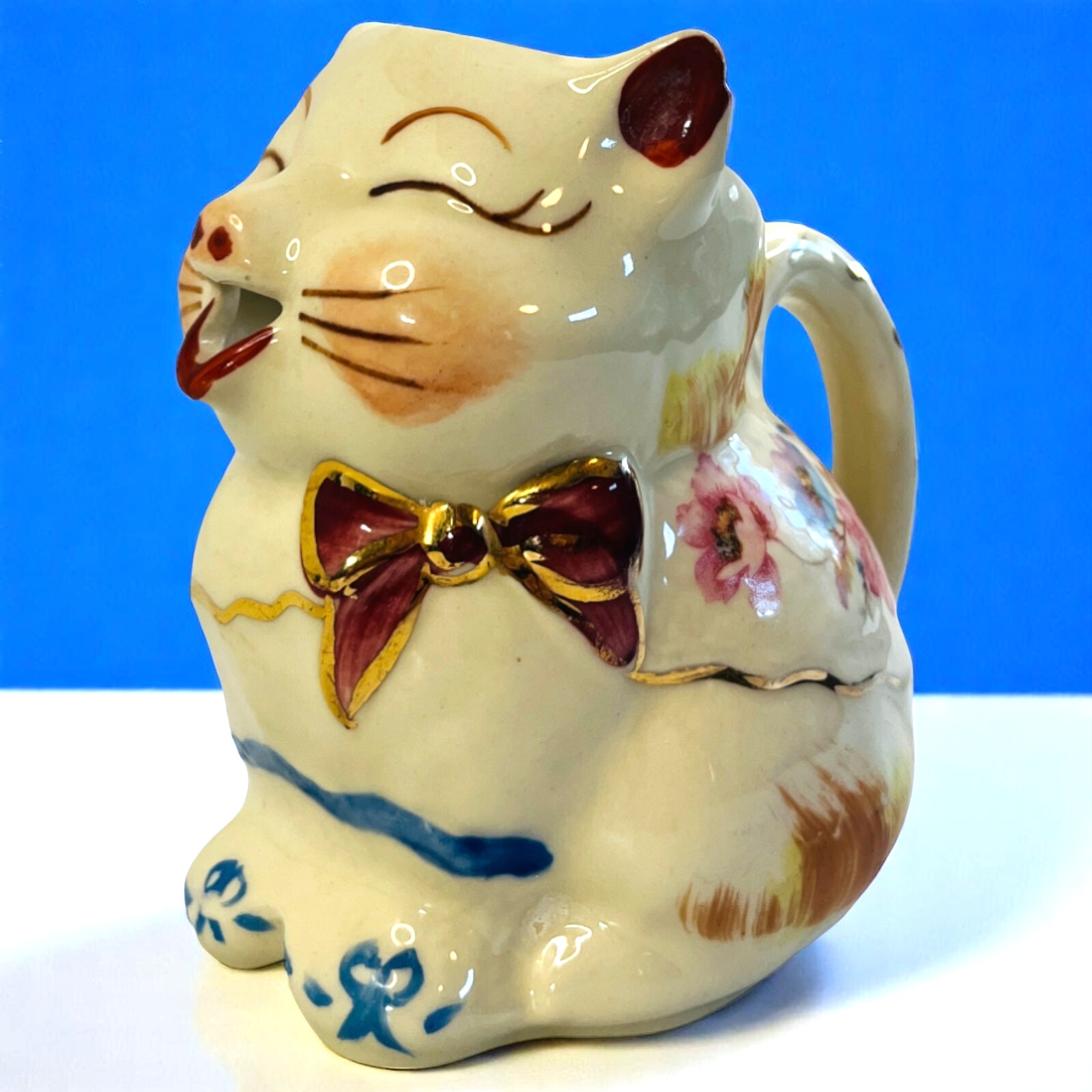 Shawnee Puss n Boots Creamer with Gold Accents Pitcher Flower USA Vintage READ