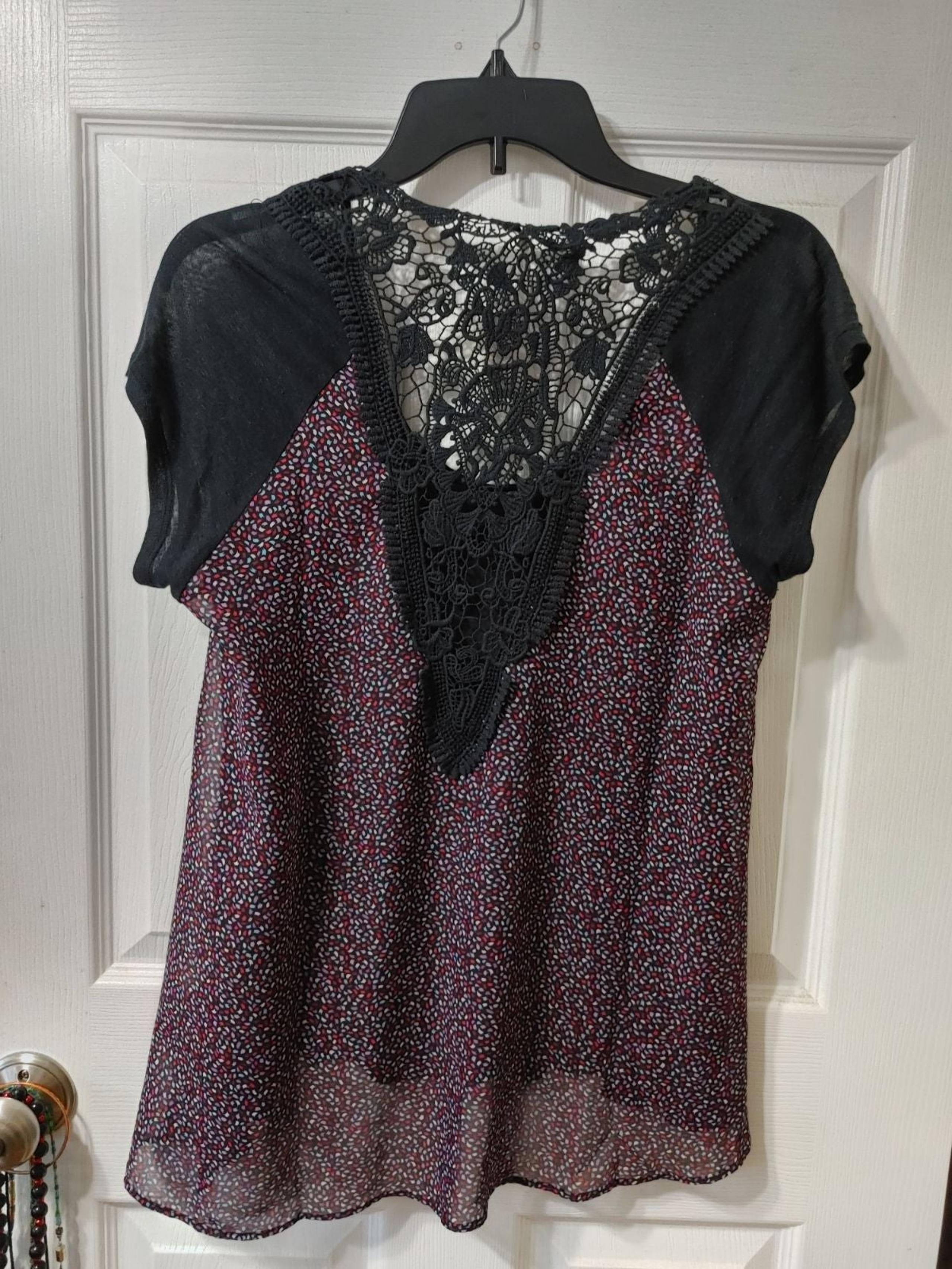 NWT BLOUSE WOMEN