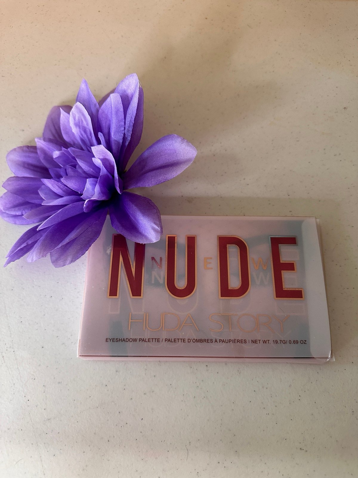 Huda Beauty new nude eyeshadow palette